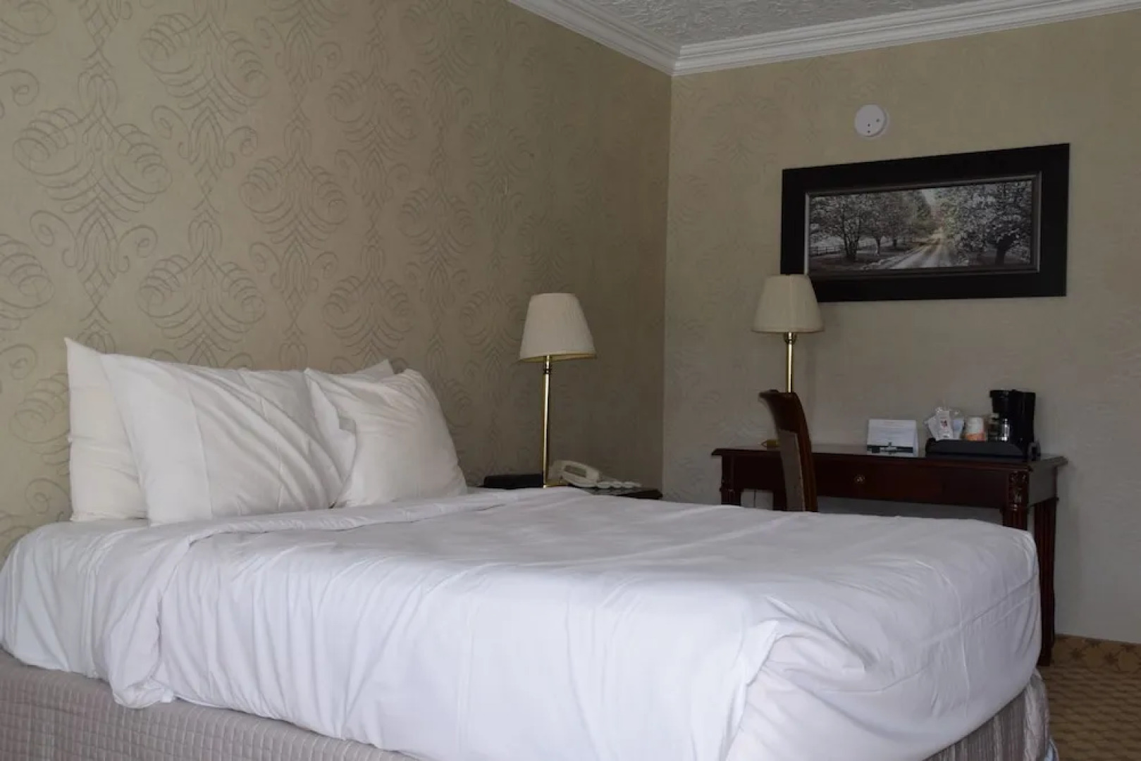 Festival Courtyard Inn