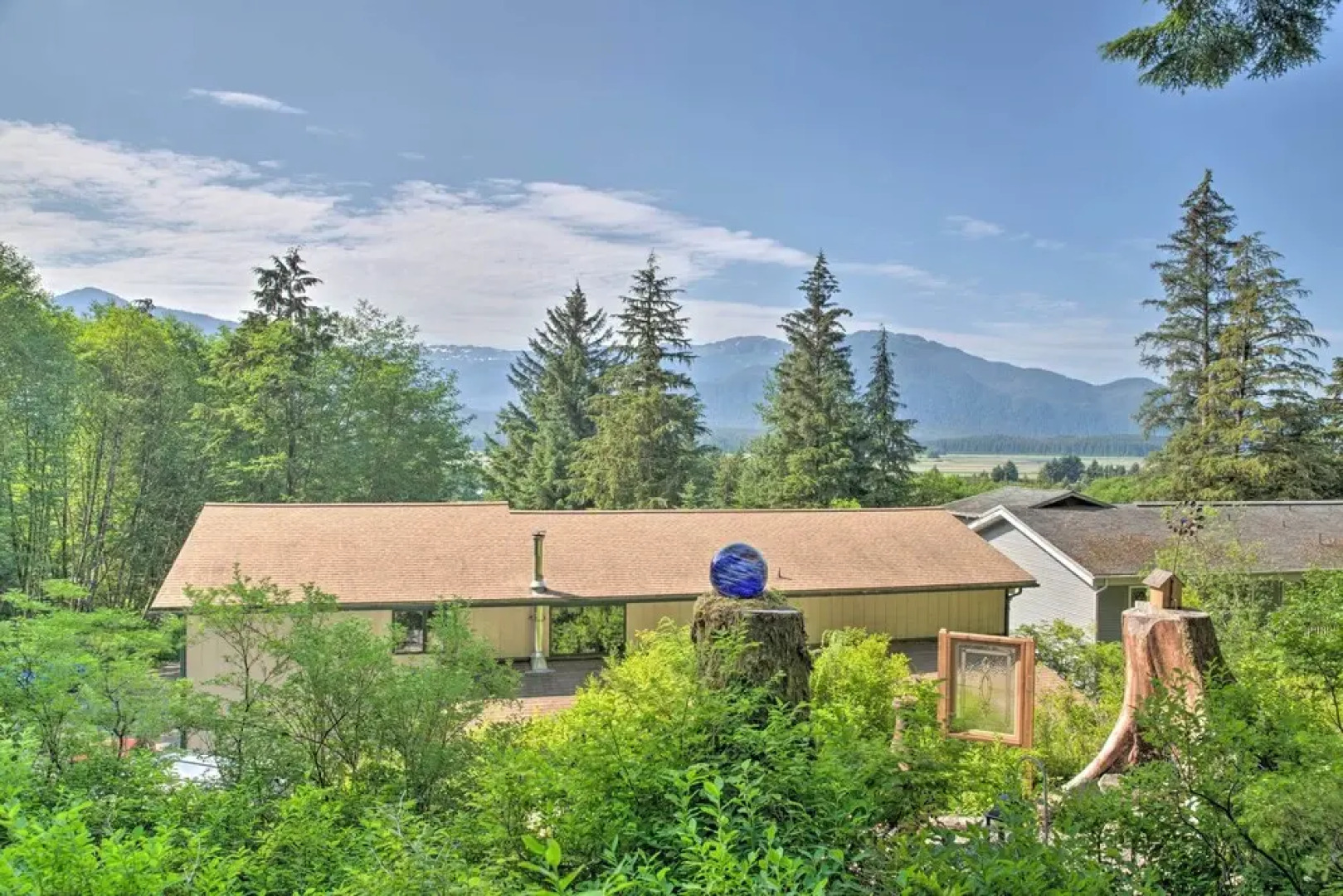 Cozy Retreat w/ Fire Pit - Near Mendenhall Glacier