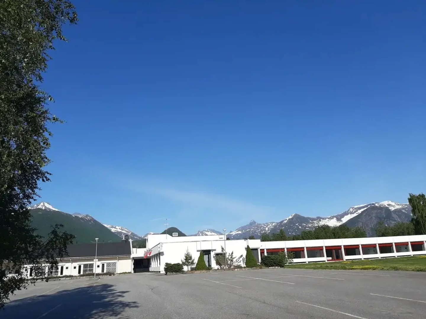 Isfjorden Turisthotell & Motell