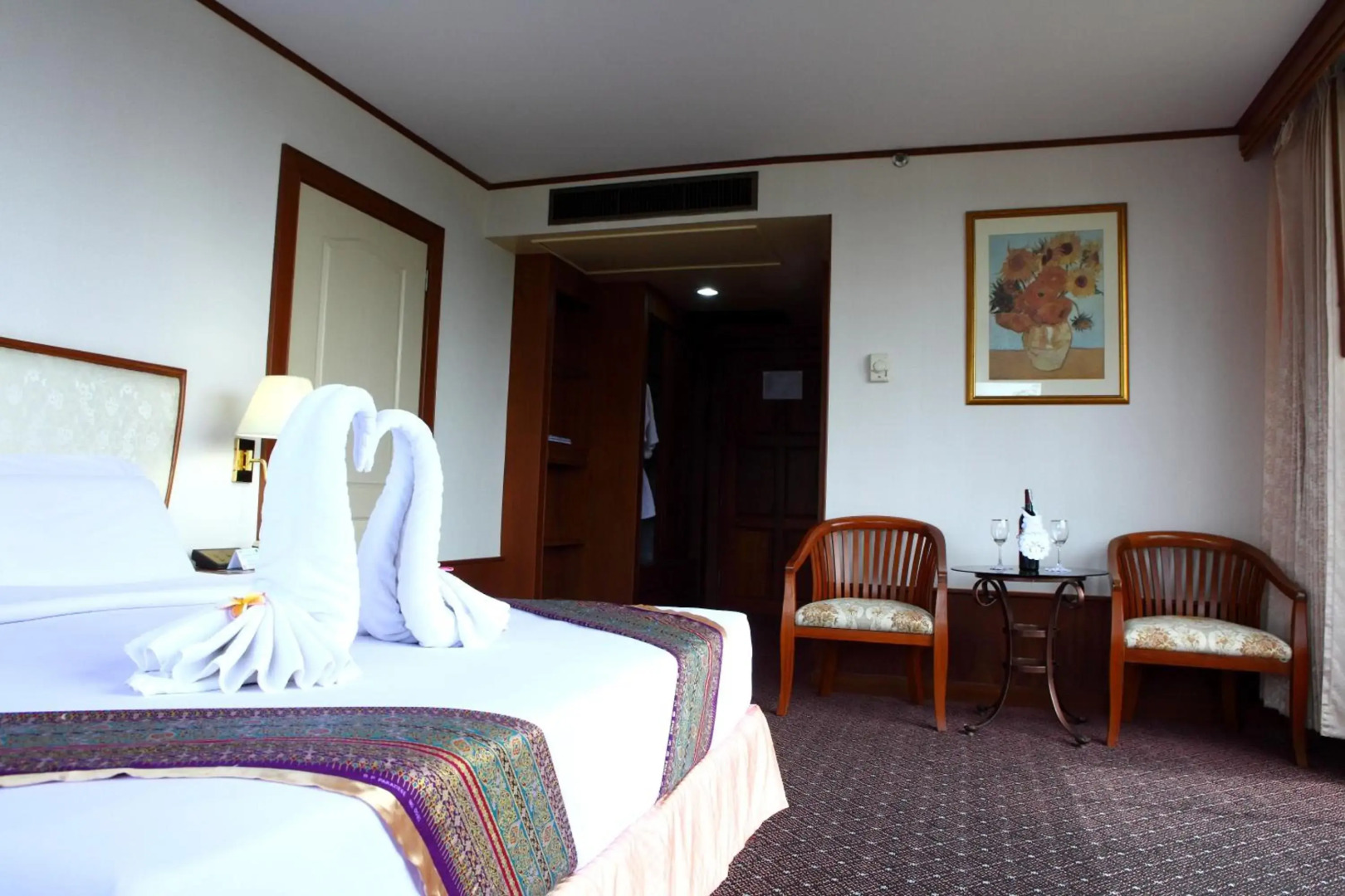 Wattana Park Hotel