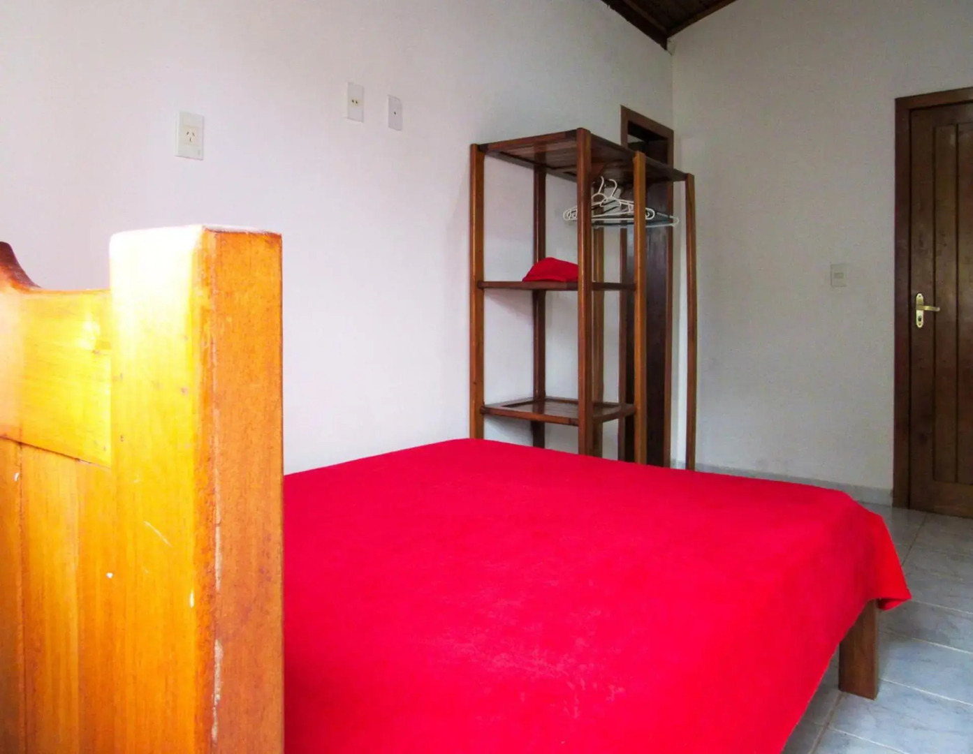 Casa com 4 Suítes, Piscina, Área Gourmet e Wifi