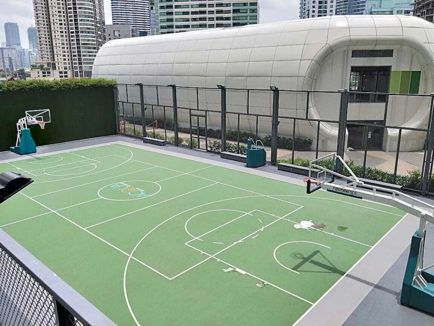 Oasis Regency @ Acqua Livingstone near Rockwell