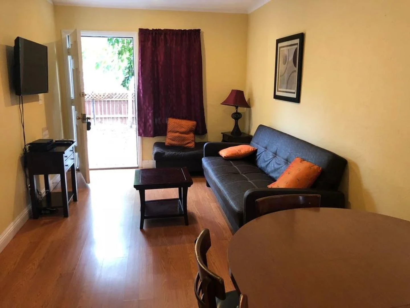 Nice 2 Bedroom in Burbank