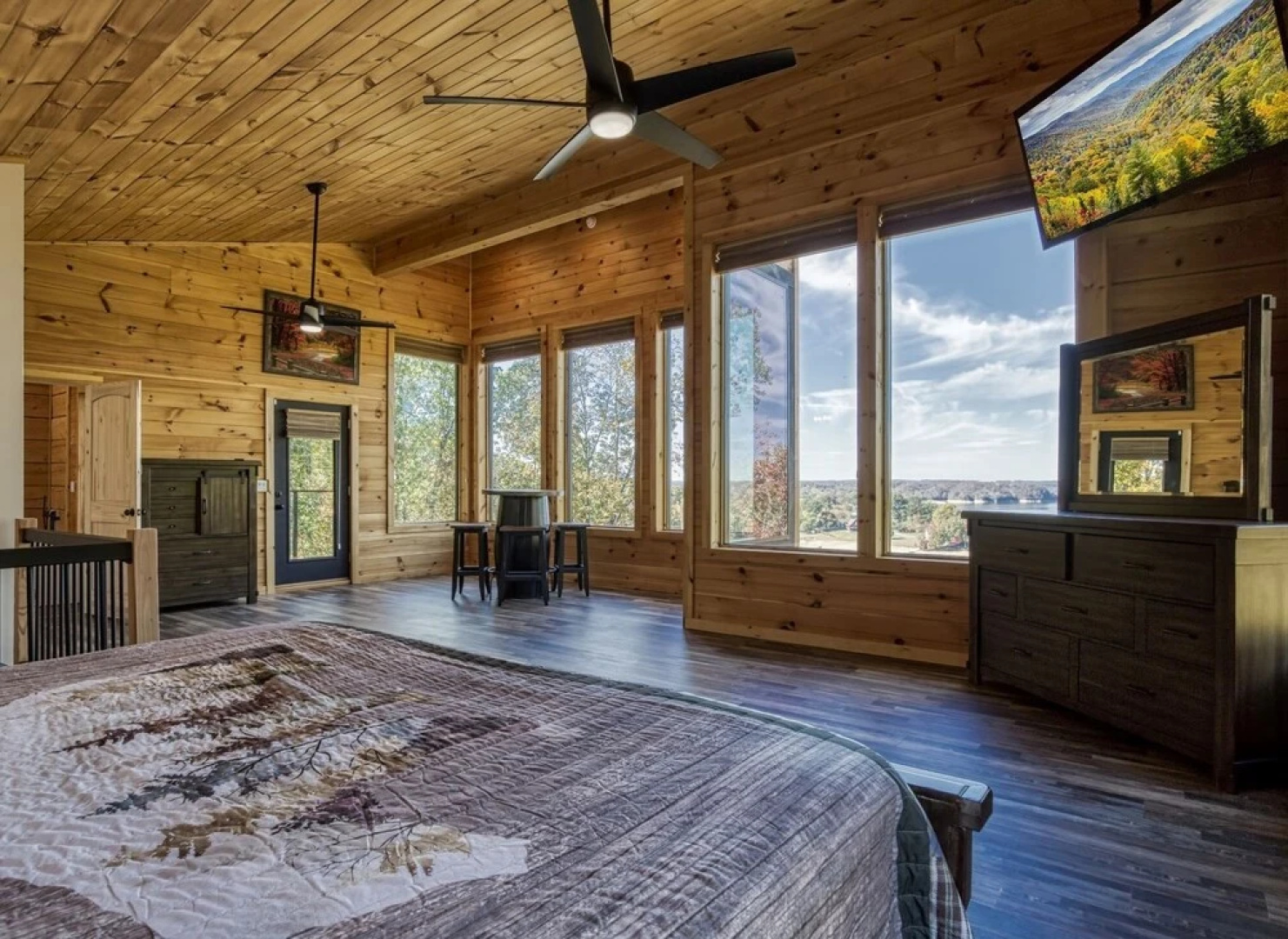 Smoky Lake Retreat 3 Bedroom Cabin by RedAwning