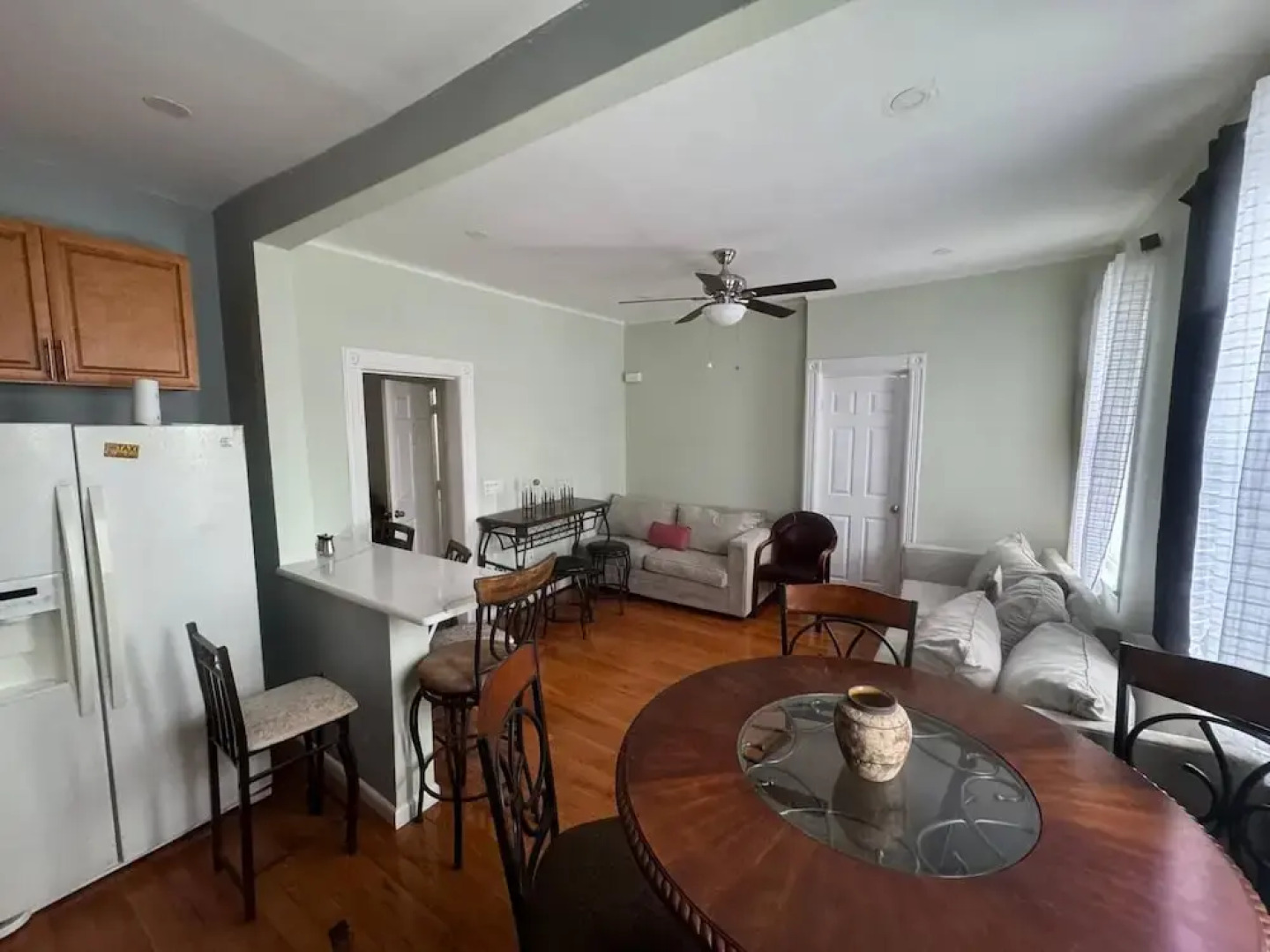 Huge 3 Bedrooms Apt 15 Minutes to NY City