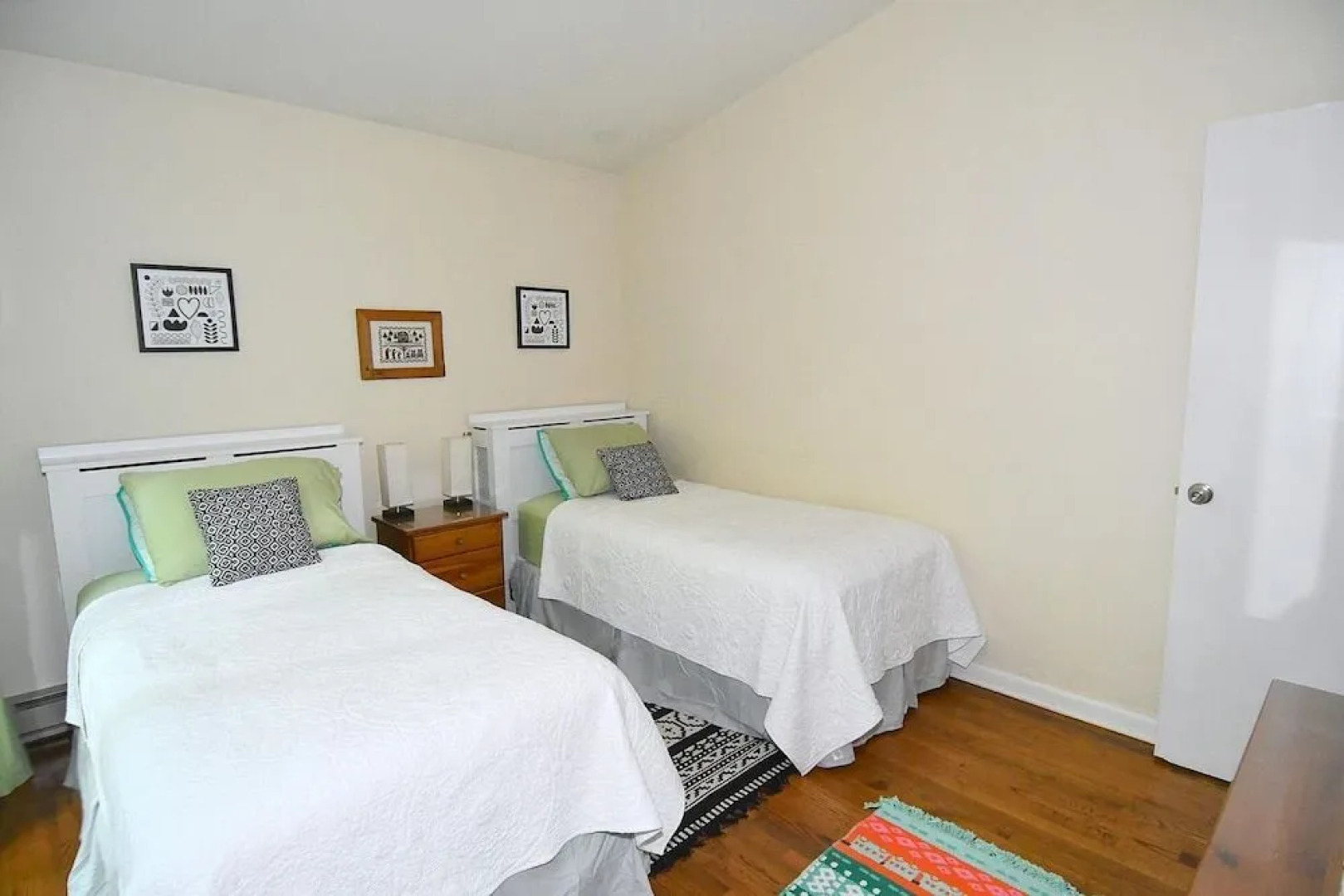 Autumn Wings - A Natural Retreat