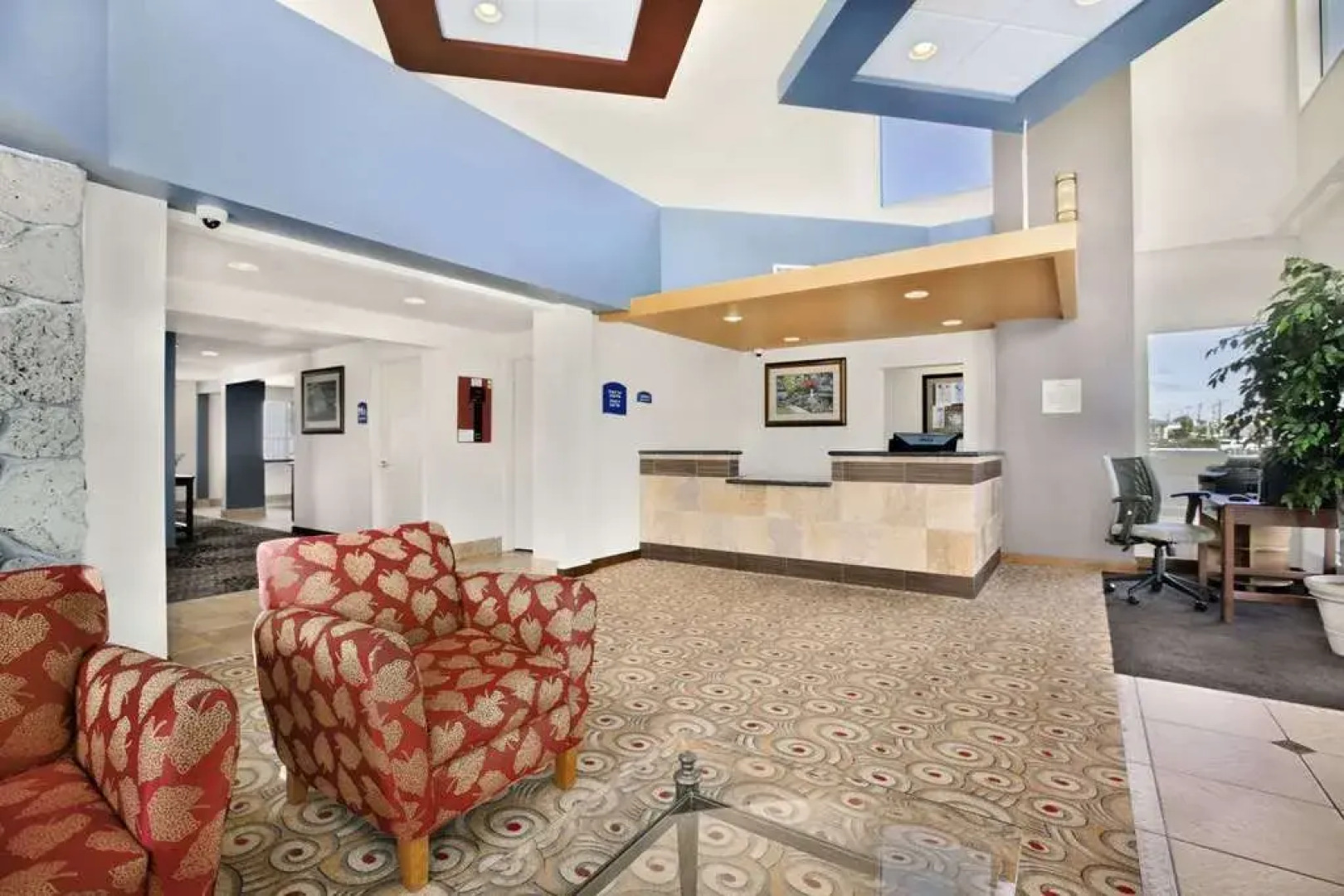 Howard Johnson Inn & Suites Tacoma Near McChord AFB