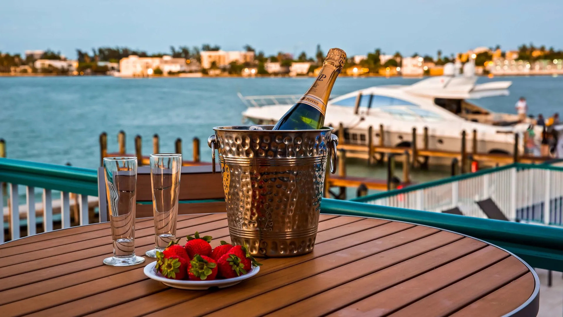 Palm Tree Club Miami Hotel