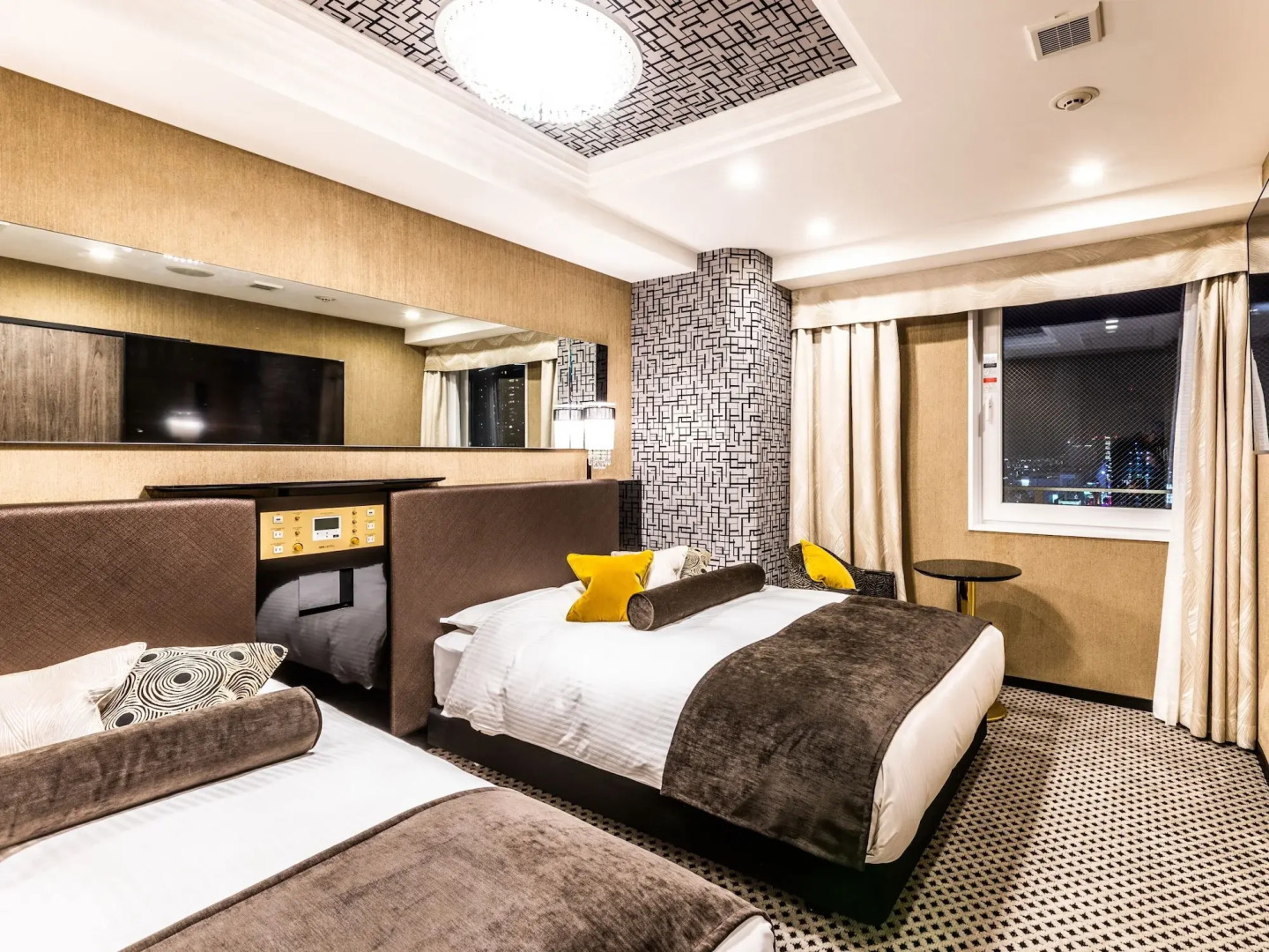 Apa Hotel ＆ Resort Midosuji Hommachi Eki Tower