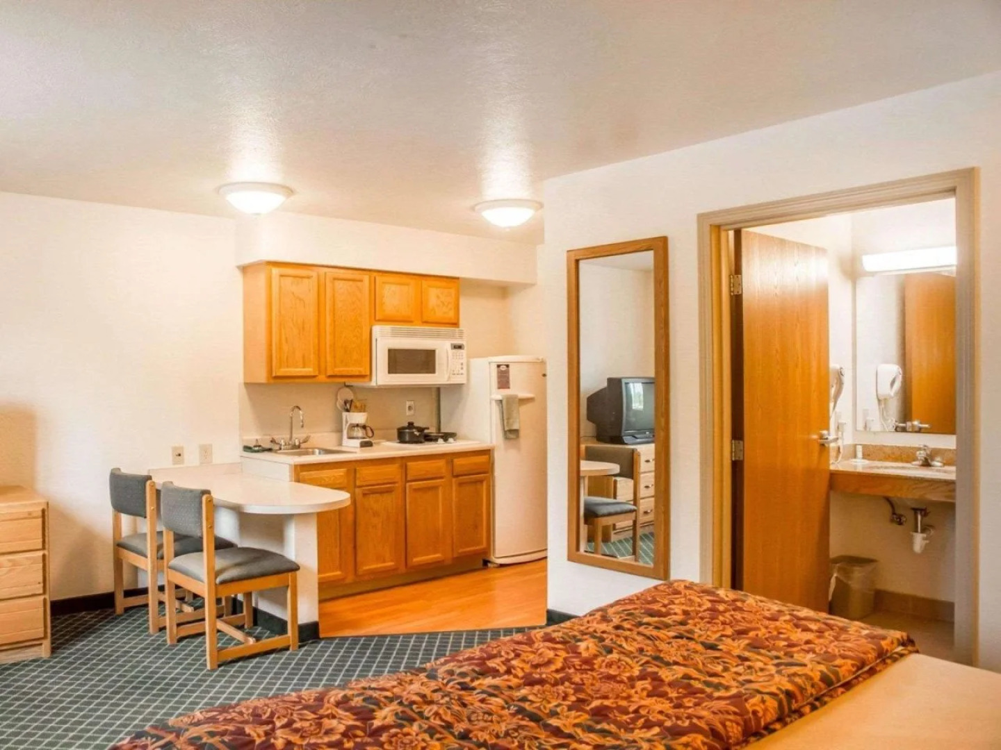 Birch Hill Suites Dayton - WP AFB