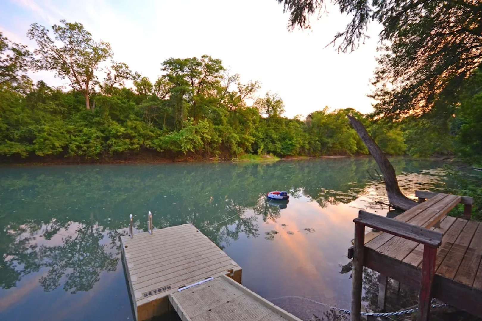 Maverick's River Retreat 3 Bedrooms 2 Bathrooms Home