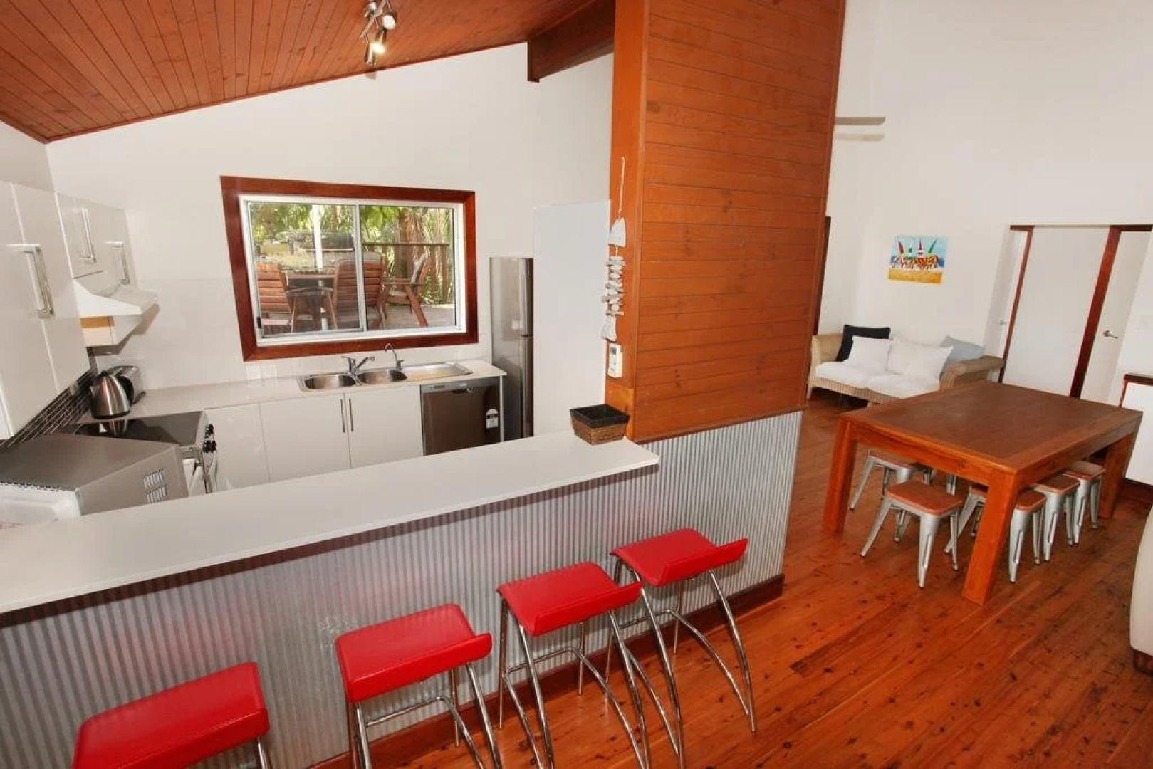 Mayfield 23 Holiday House