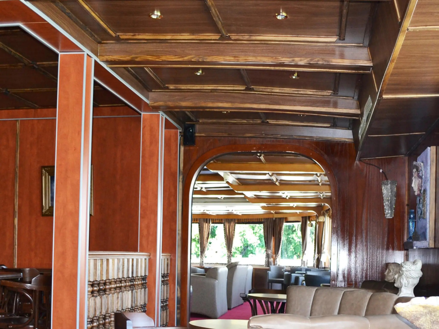 Compass River City Boatel