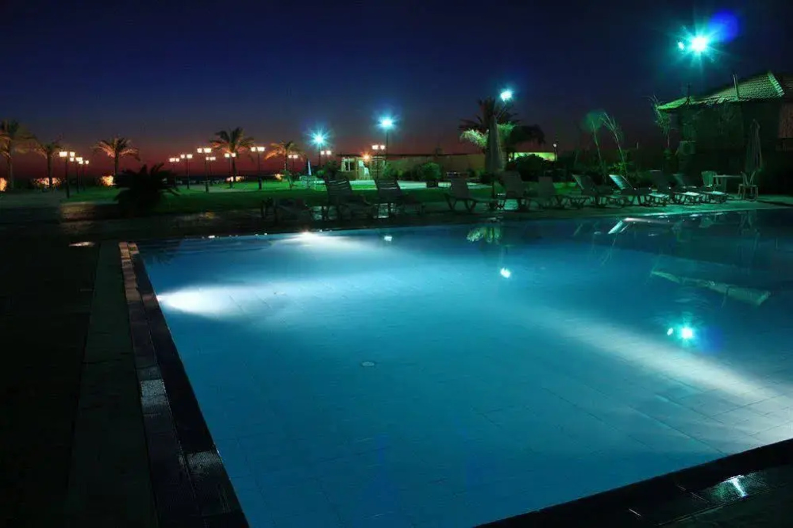 Aquarium Hotel & Resort