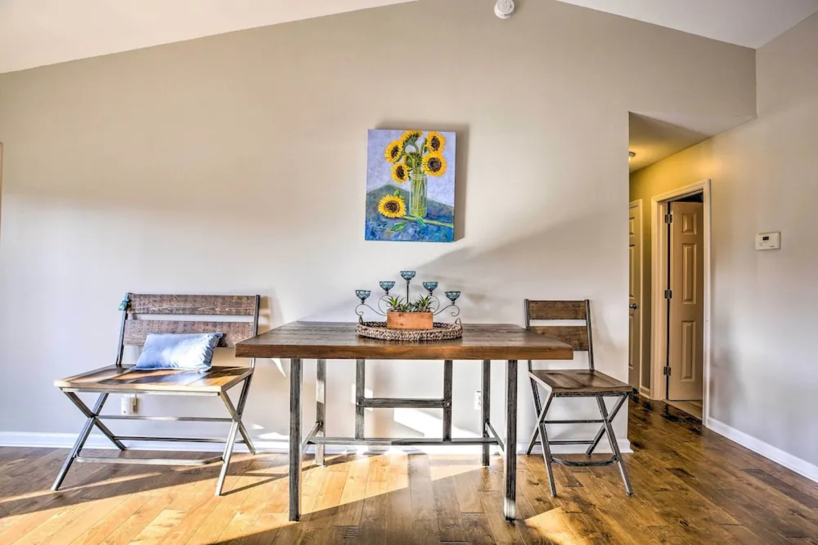 'indigo Cottage' w/ Deck on Lake Arrowhead!