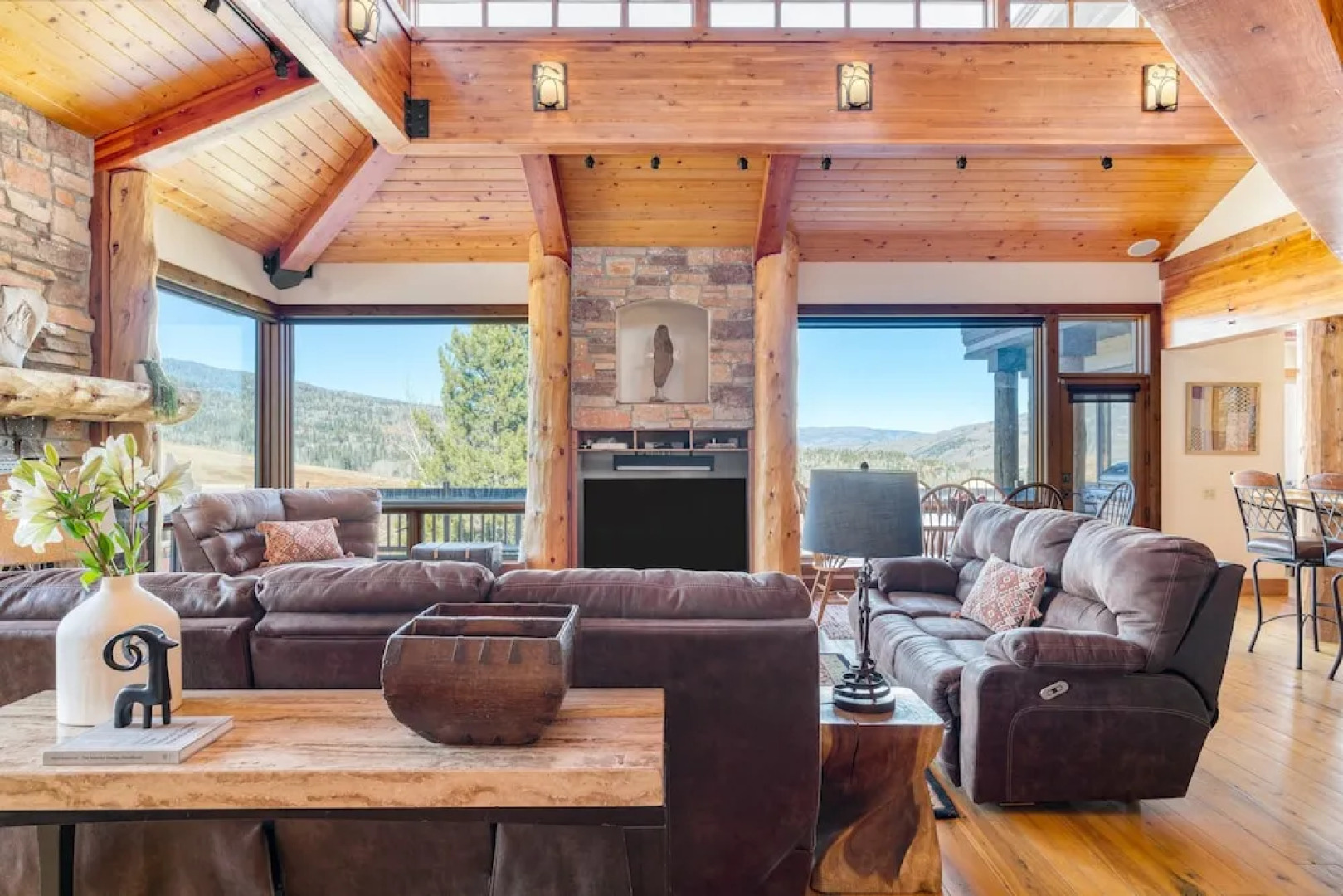 Topaz Estate by Avantstay Luxe Home, Pool + View