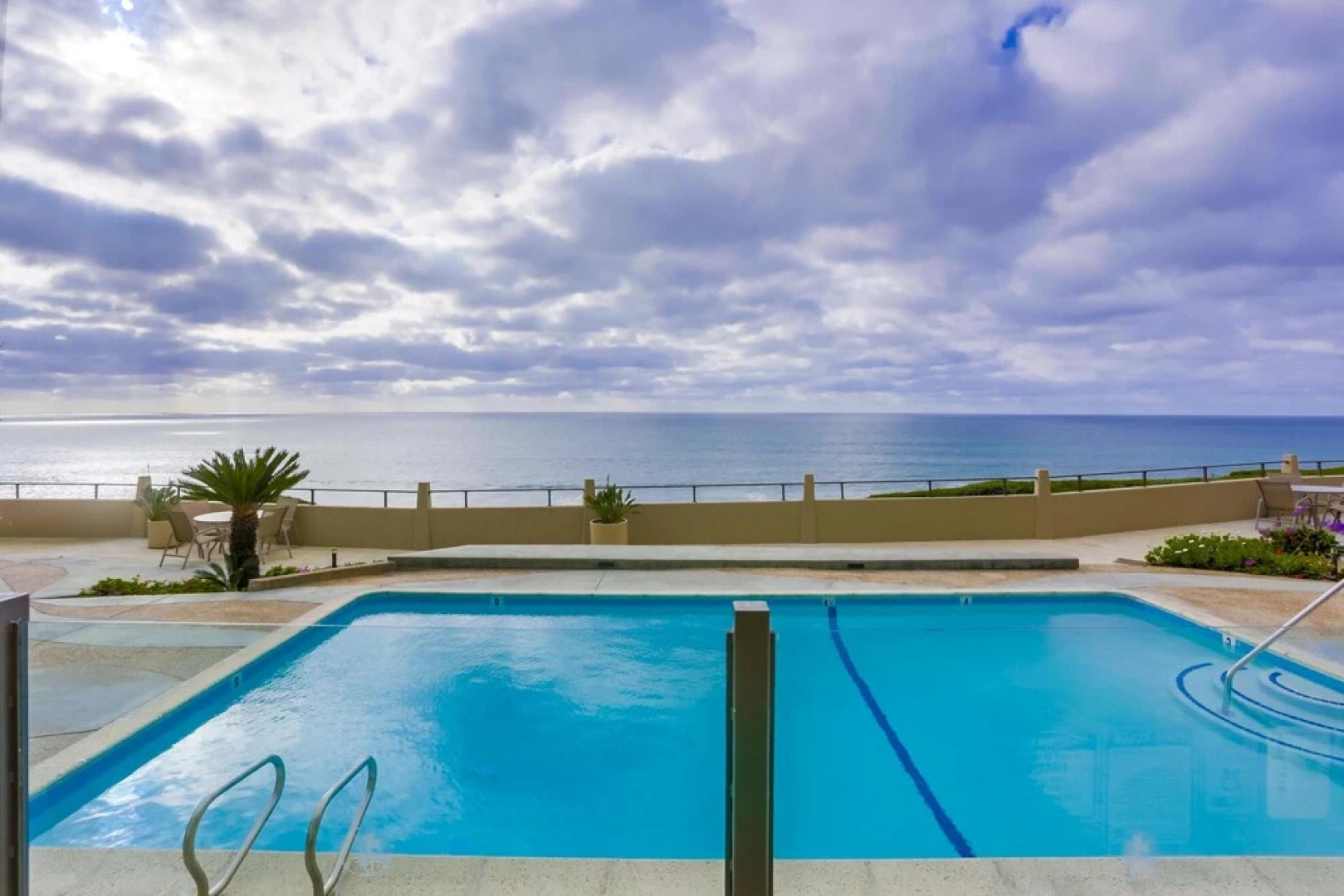 Solana Beach Resort Style Beach Condo With Pool and Spa Dmbc142 by Redawning