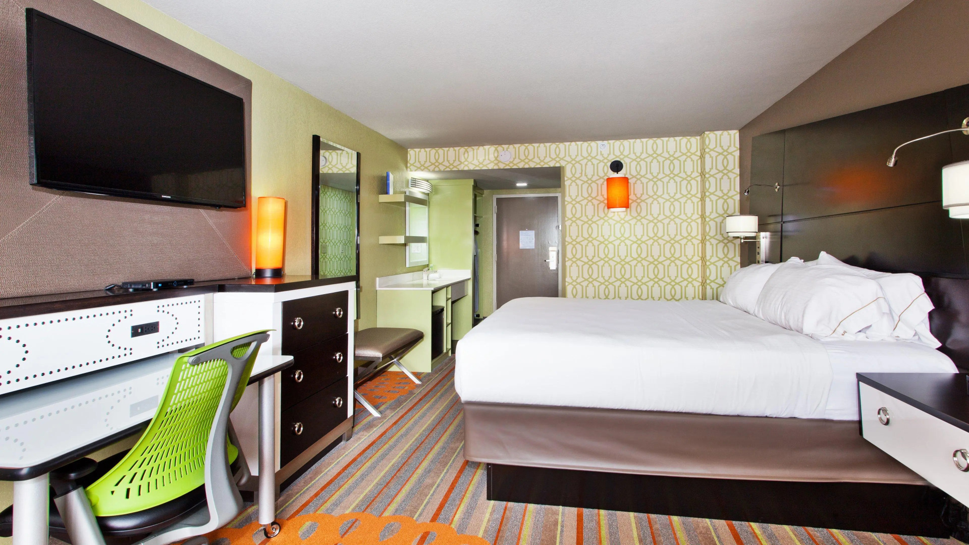 Holiday Inn Express Atlanta Galleria - Ballpark Area by IHG