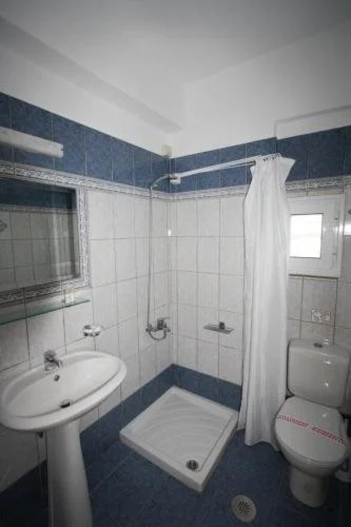 Konstantinos Hotel & Apartments