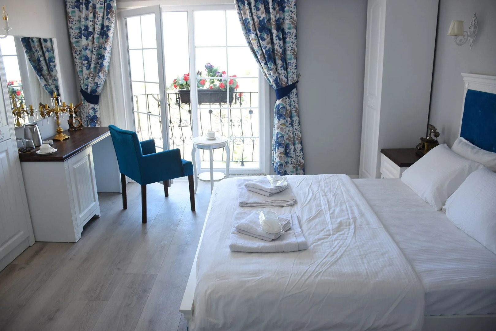 Real King Boutique Hotel