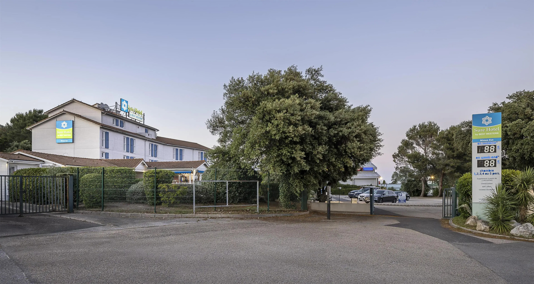 Sure Hotel by Best Western Nimes Est