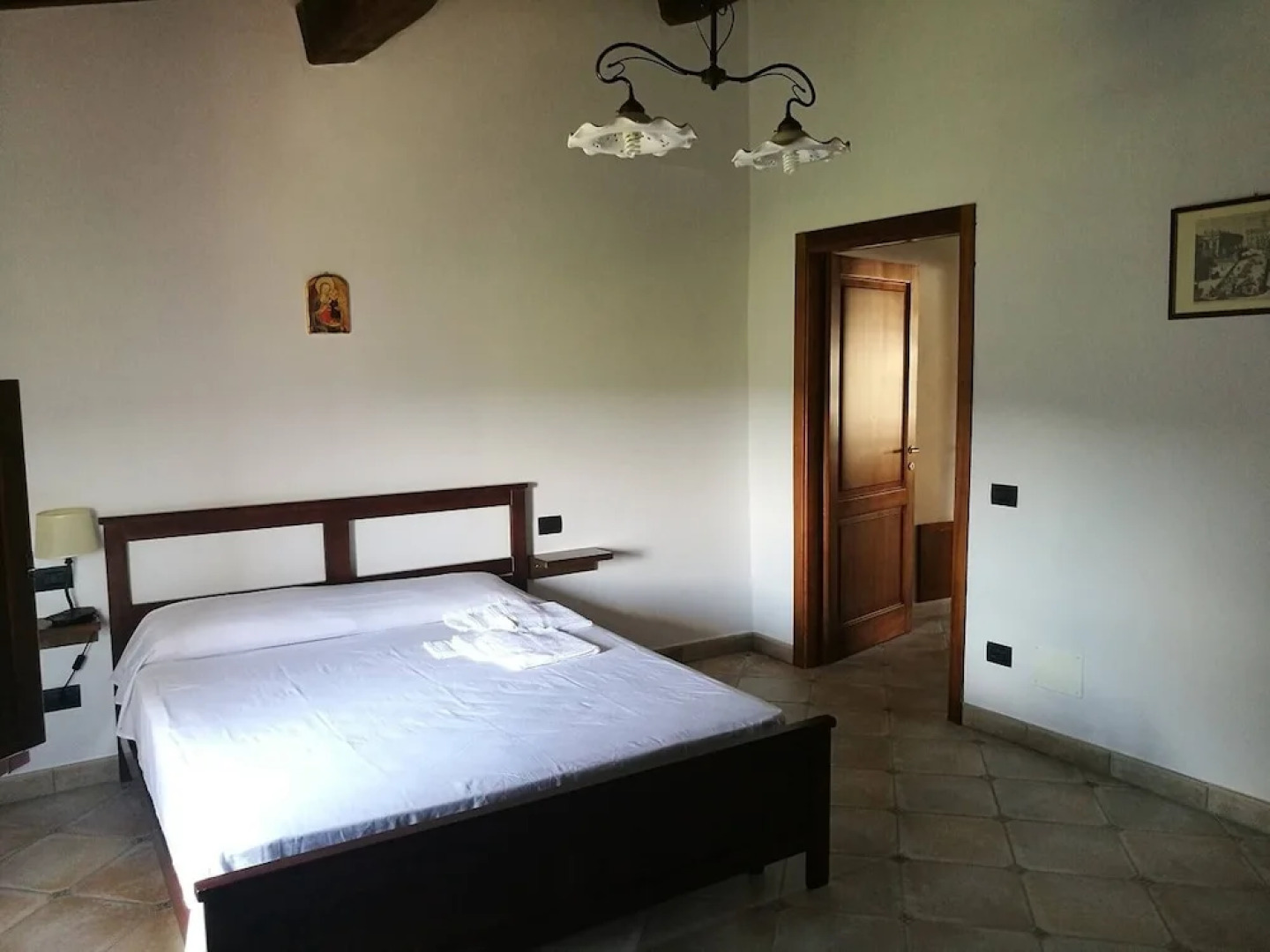 Portion of a Farmhouse With 30 Beds - 4 Apartments and 2 Rooms