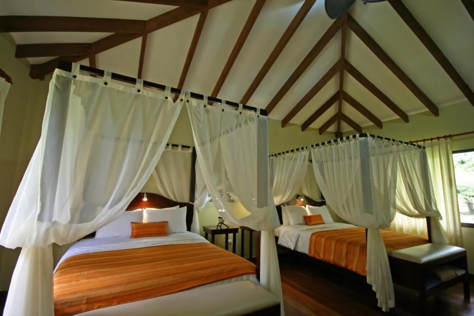 Manatus Hotel