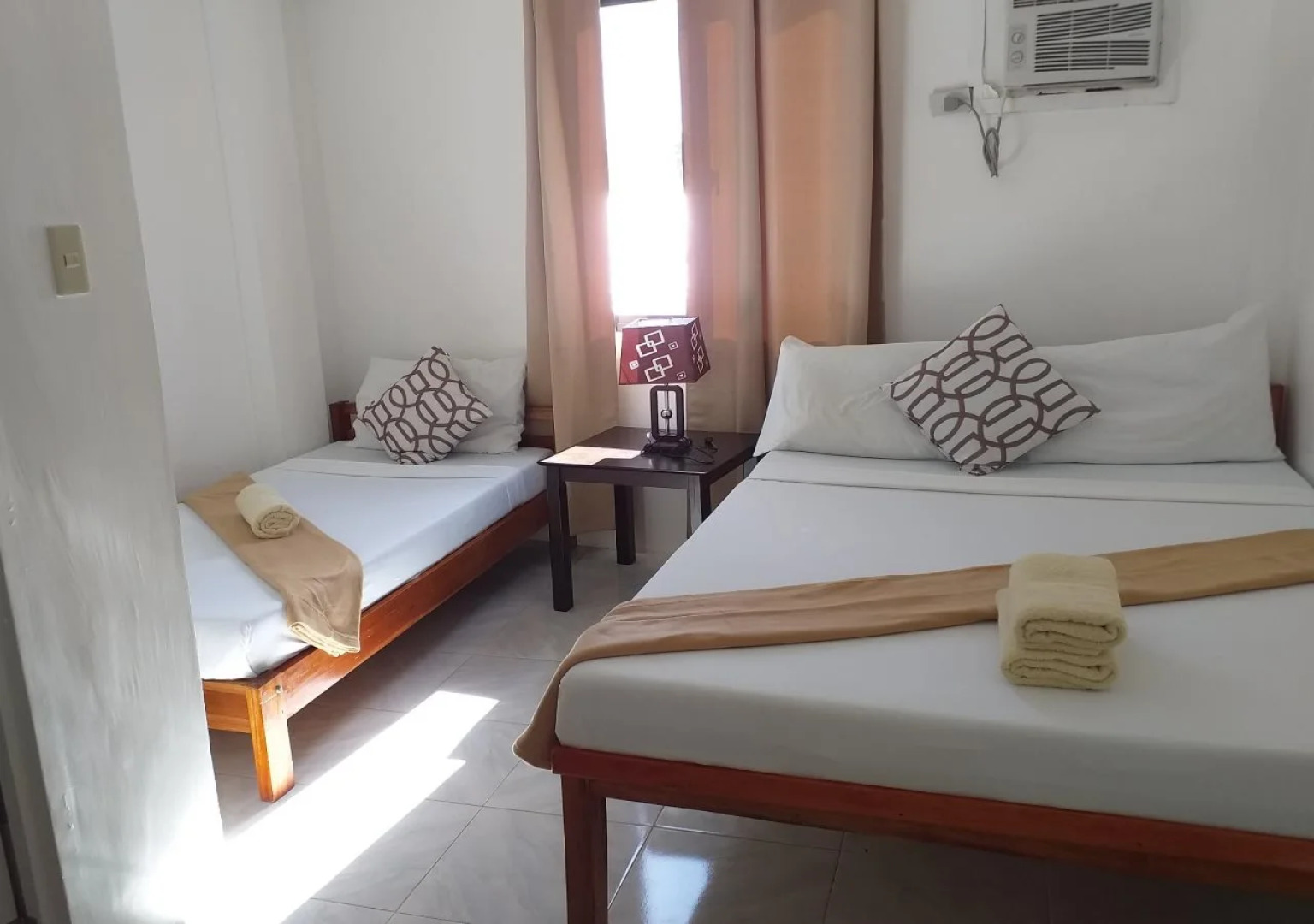 Zenith Inn & Resto Bar