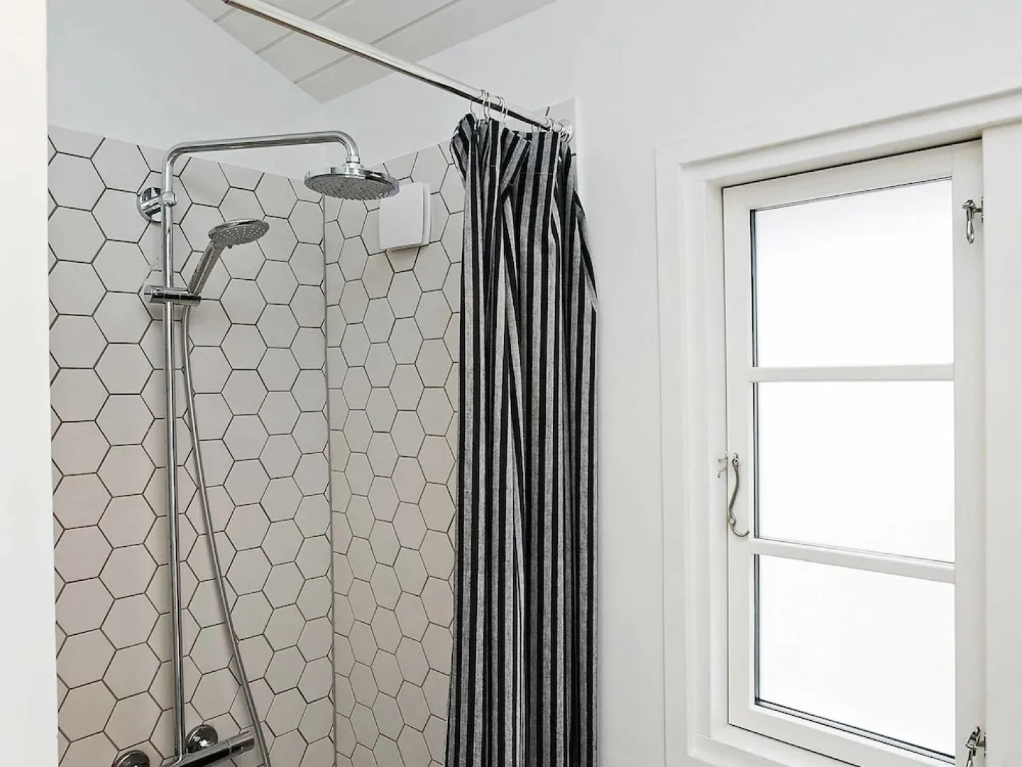 Beautiful Seaside Holiday Home in Juelsminde With Terrace