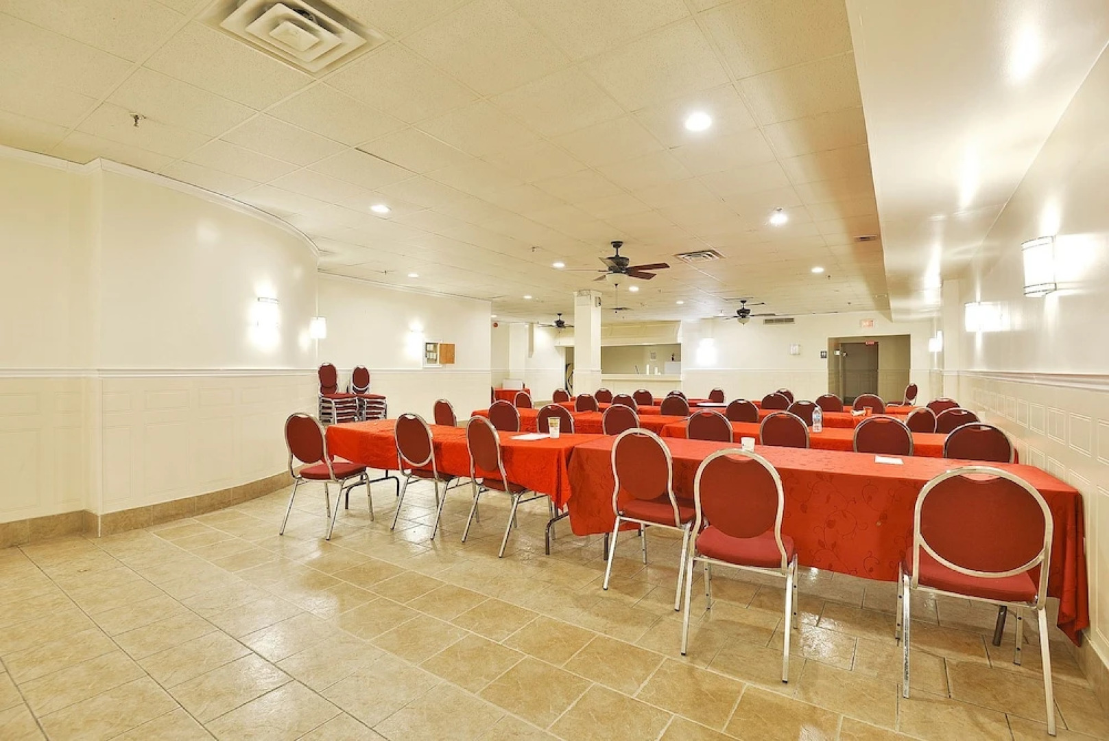 Howard Johnson express Inn & Suites Brampton