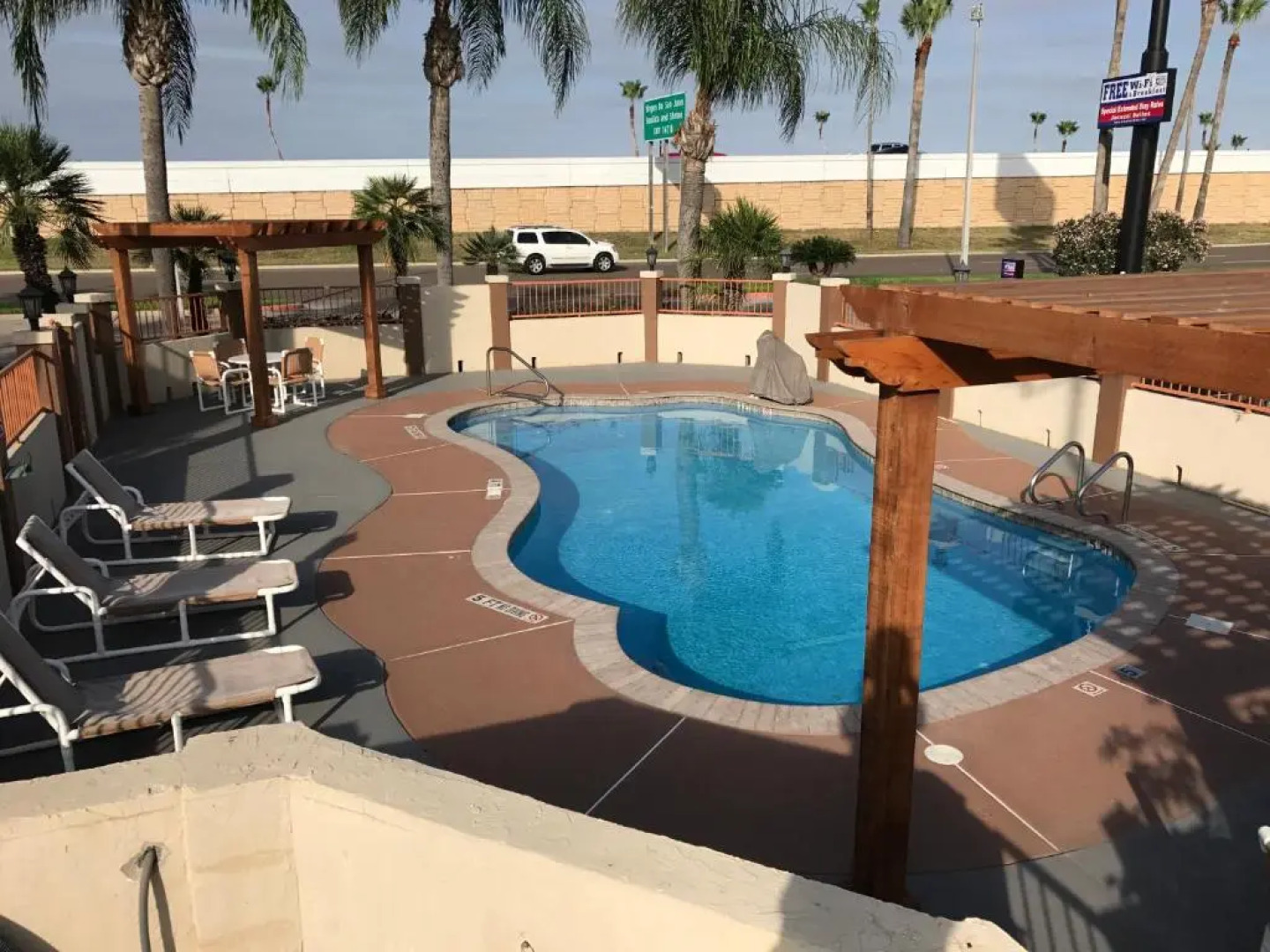 Texas Inn & Suites