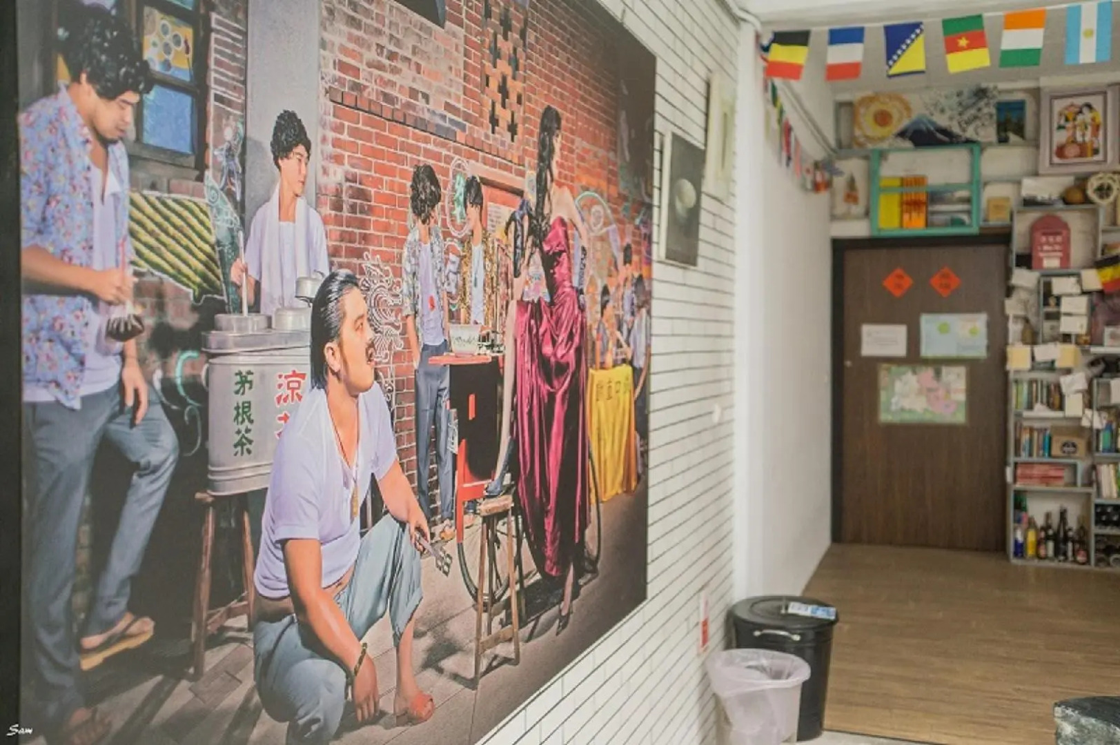 Journey Hostel & Bar