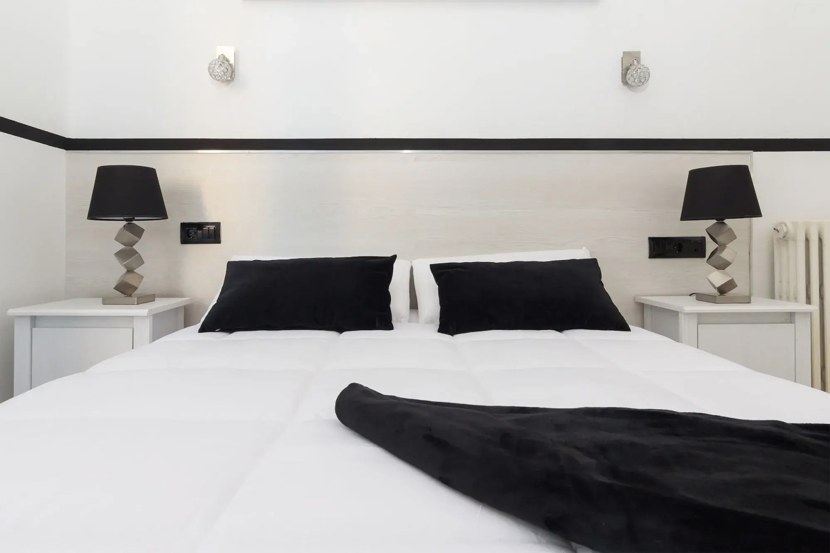 Hostal Gran Via 63 Rooms