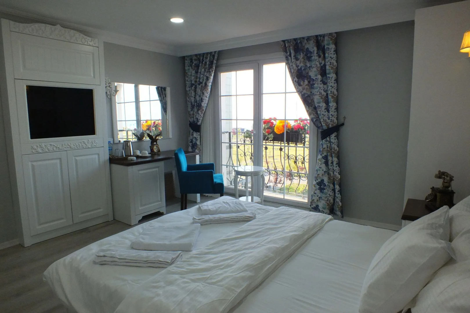 Real King Boutique Hotel