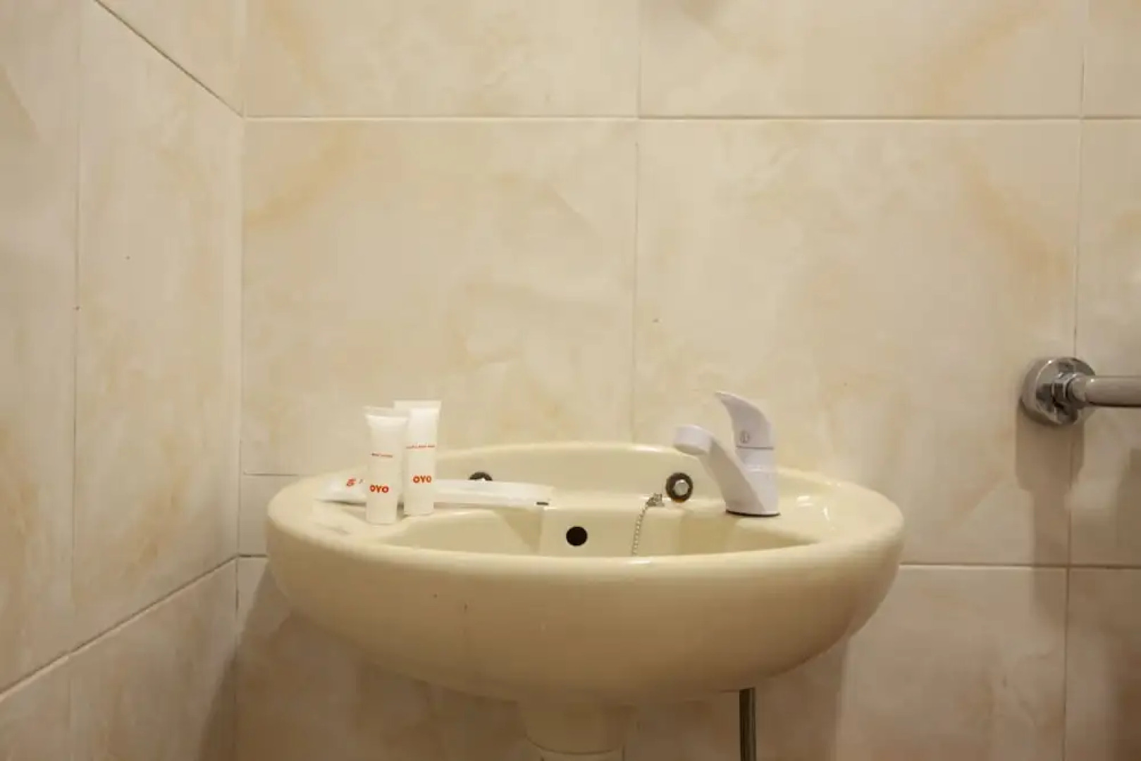 Hotel O Sopou Penginapan Rinal & Tuah