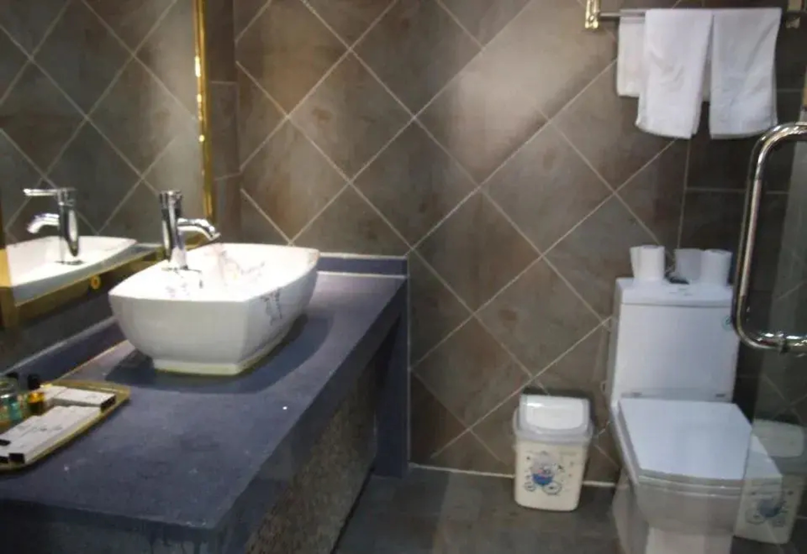 Jialun Gainian Hotel