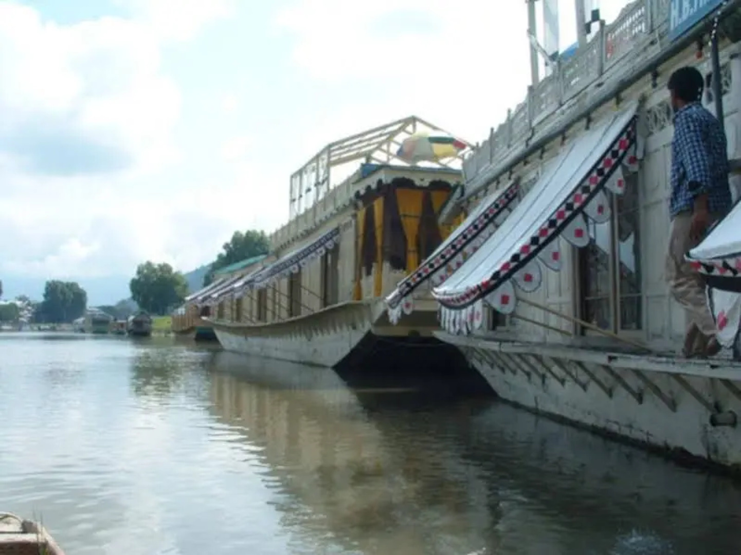 The Shelter Group of Houseboats