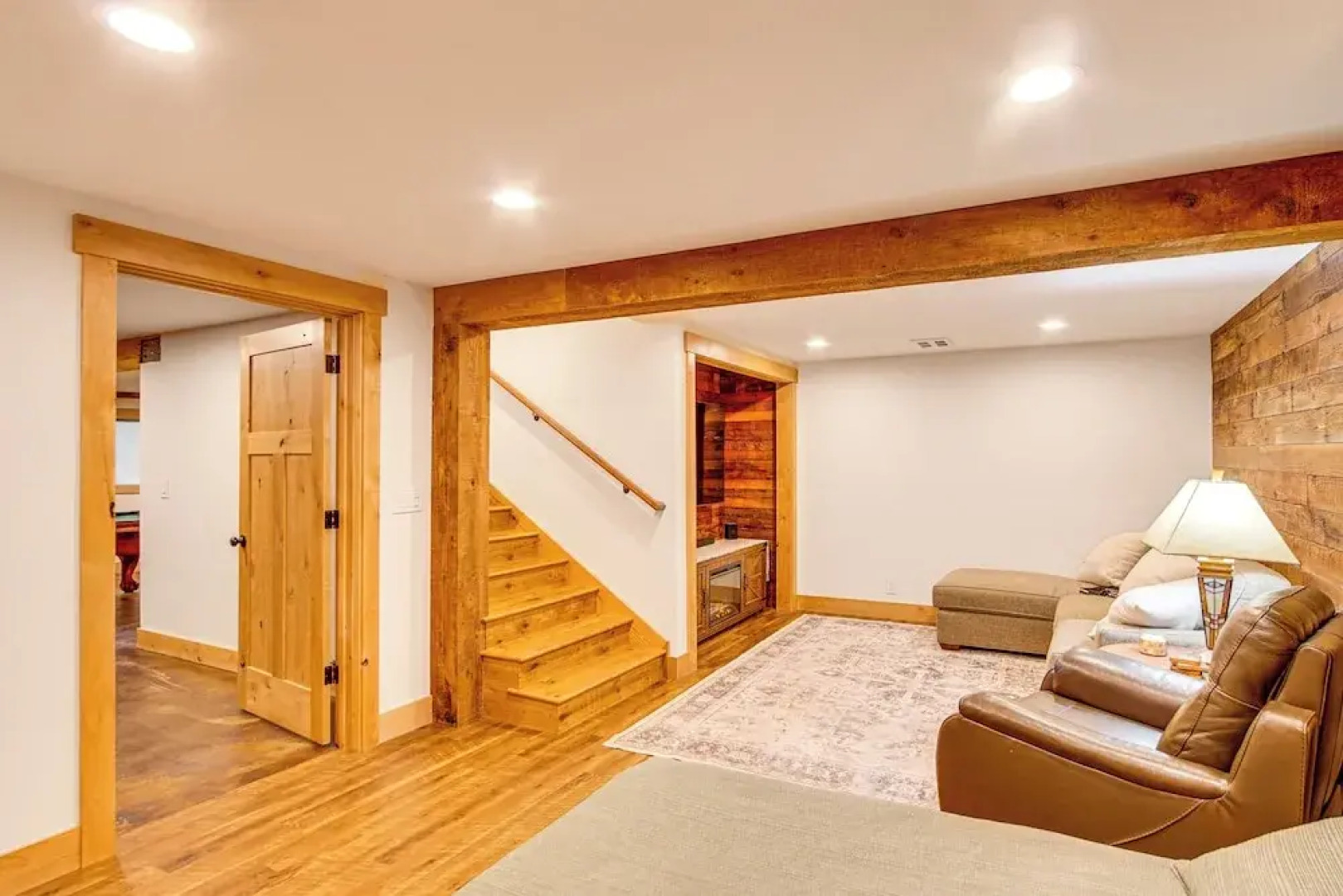 Cle Elum Cabin w/ Hot Tub, 4 Grills & Game Room!