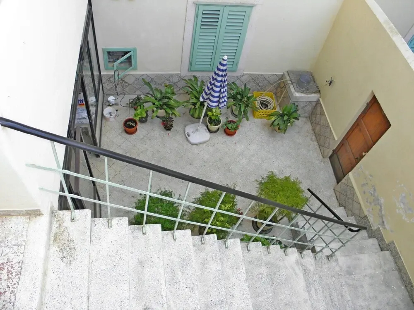 Apartment and Rooms Dragana