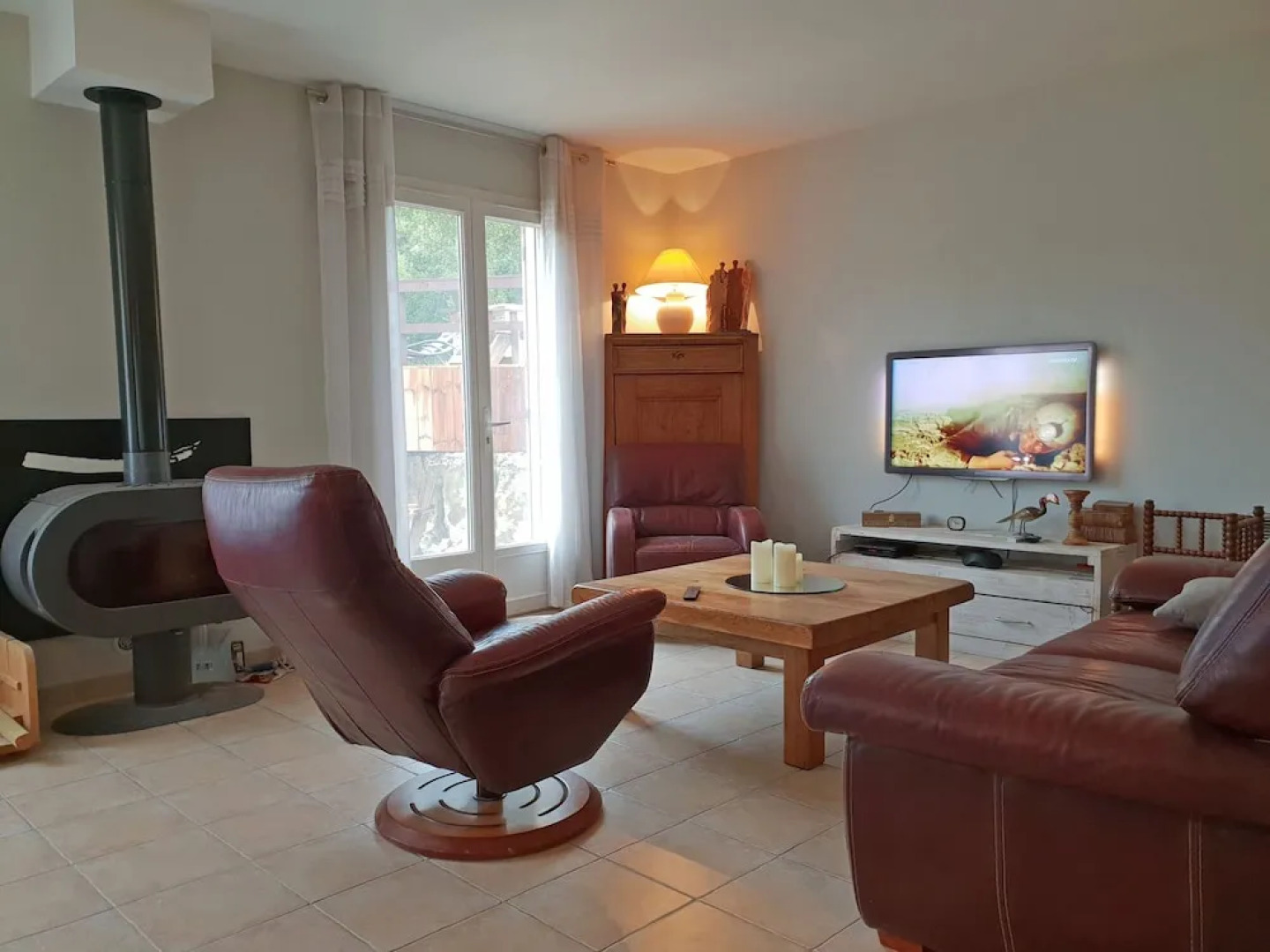 Quaint Villa in Saint-Andre-de-Roquepertuis with Pool