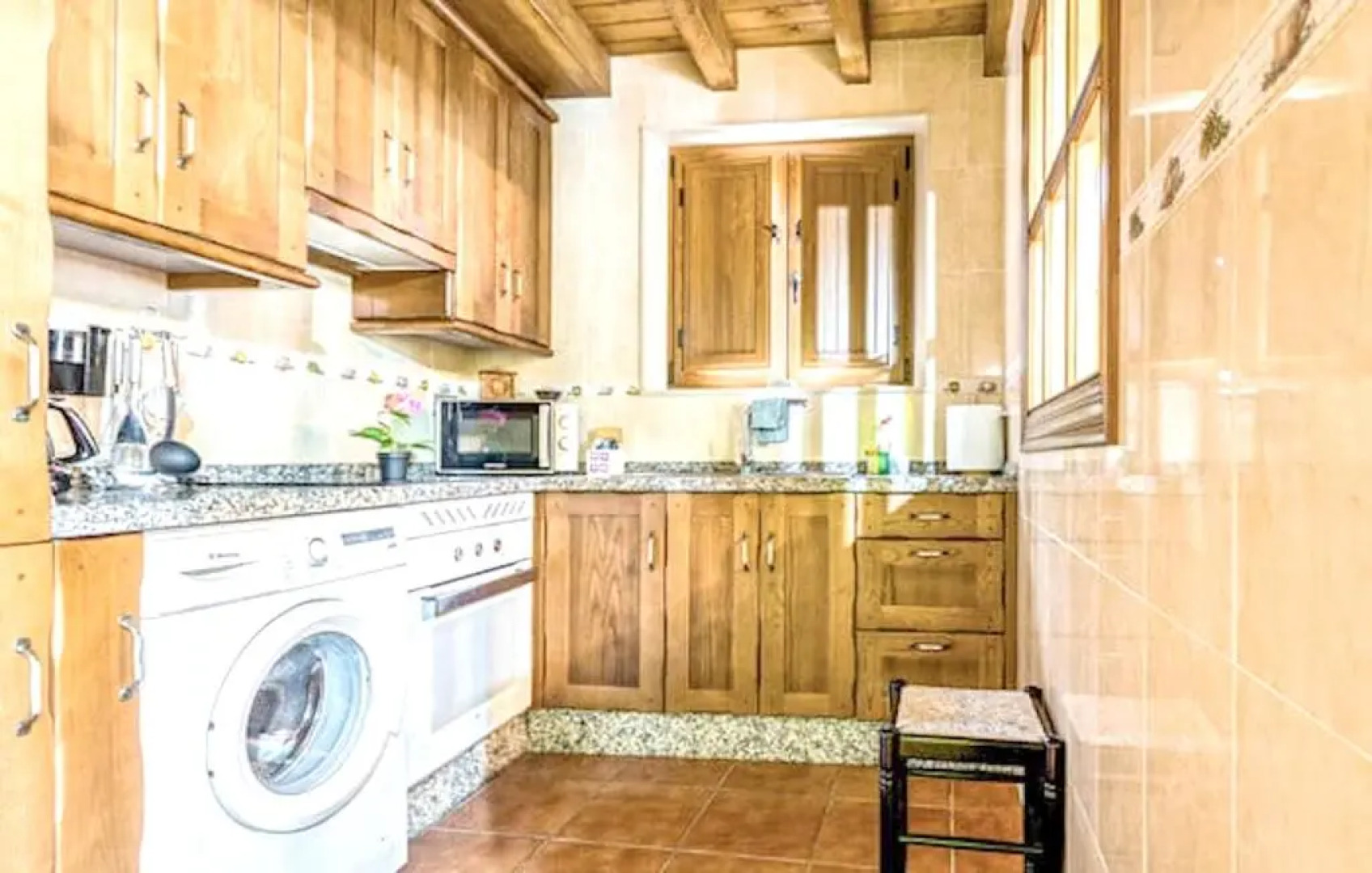 House with 3 bedrooms in Trescares with wonderful mountain view and enclosed garden 20 km from the beach