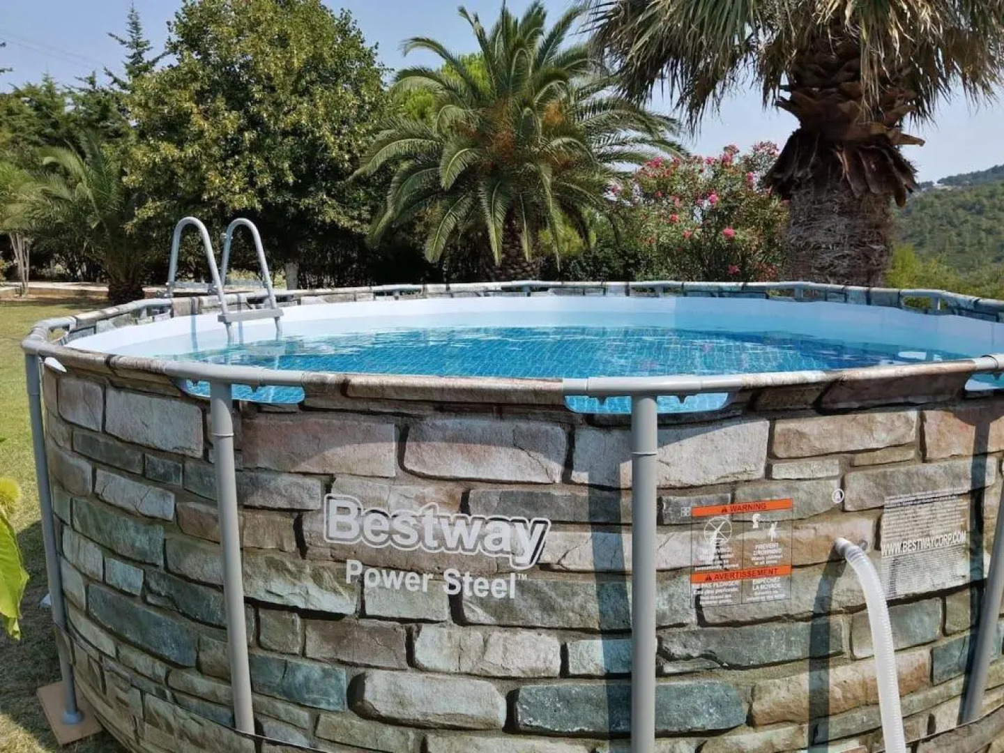 4 Bed Villa - Sleeps 10 - Pets - Pool - Hottub