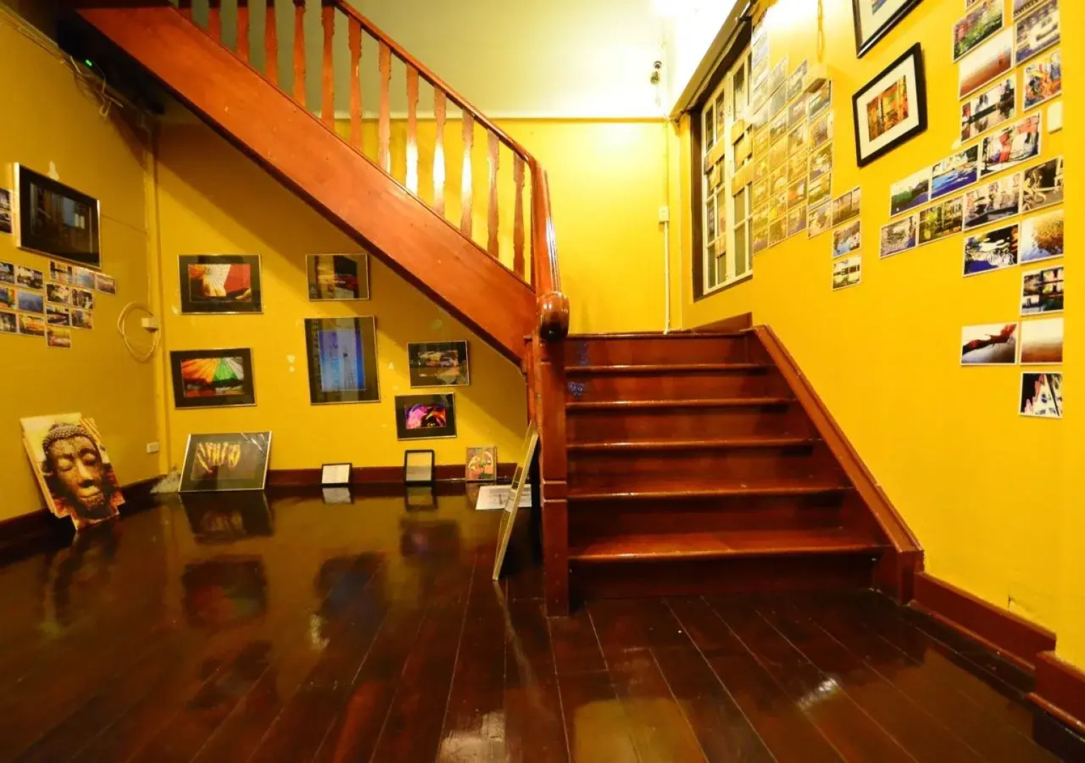 The Gallery 24, Art Cafe Guesthouse Chiang Mai