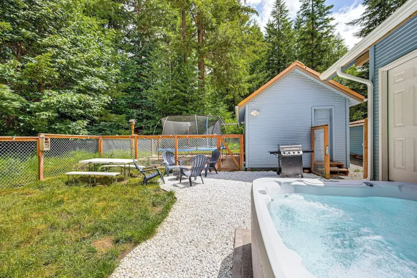 7 Mi to Mt Rainier NP: Home w/ Private Hot Tub!