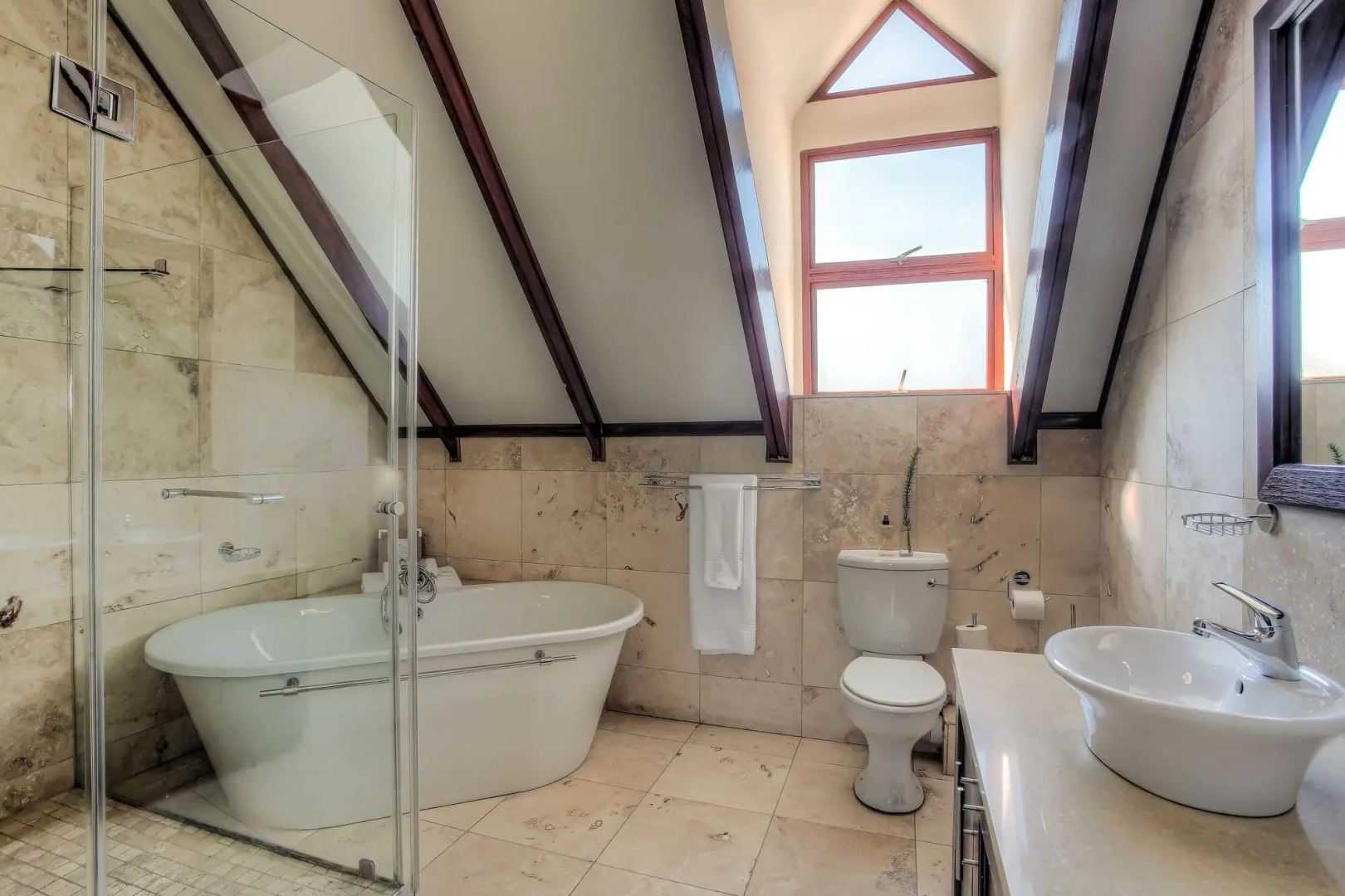 Sunninghill Guest Lodge