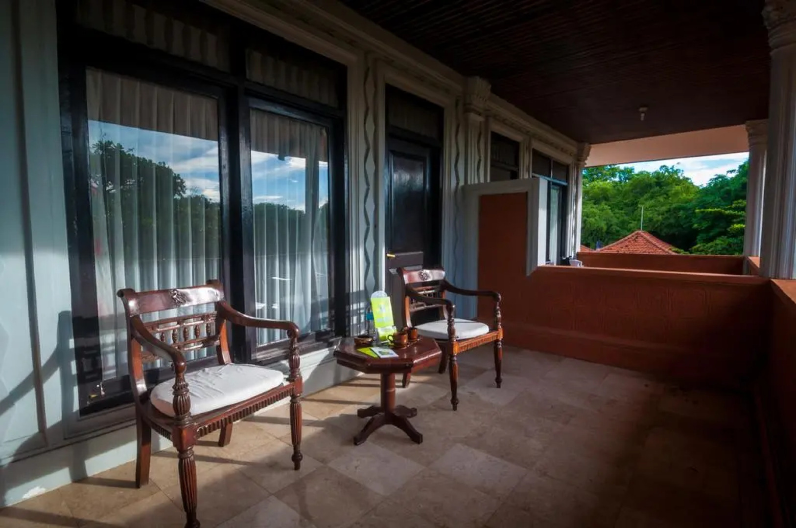 Отель Melasti Kuta Beach Hotel and Spa