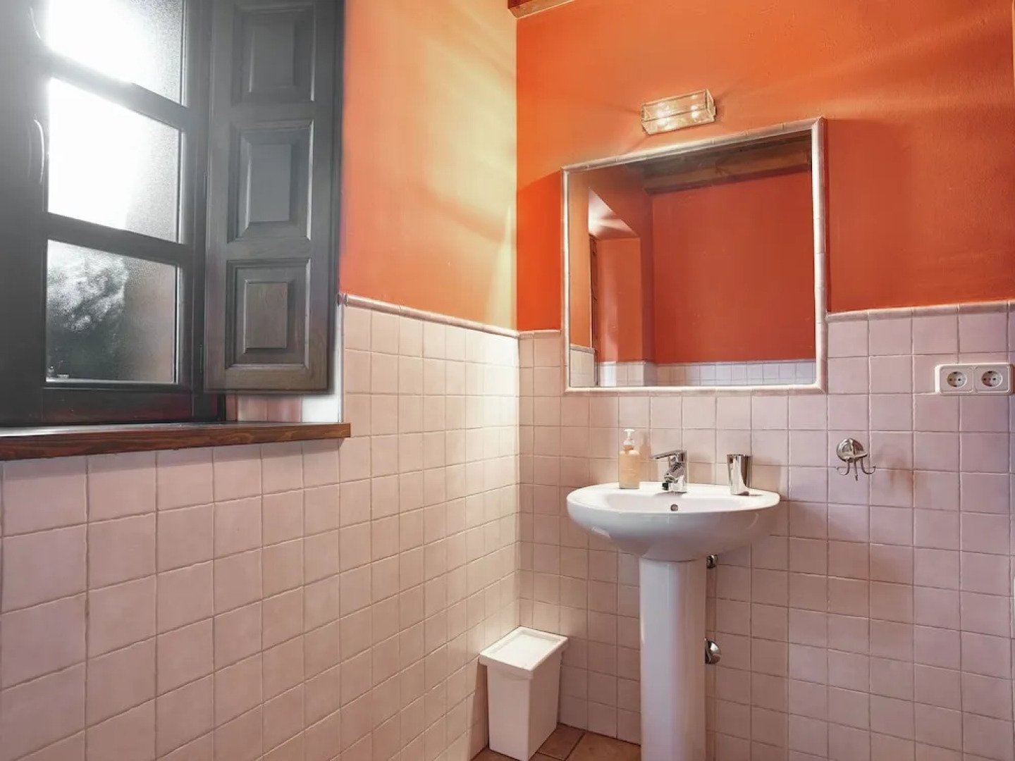 Beautiful Rural House With Pool Near the Beach and the Mountains