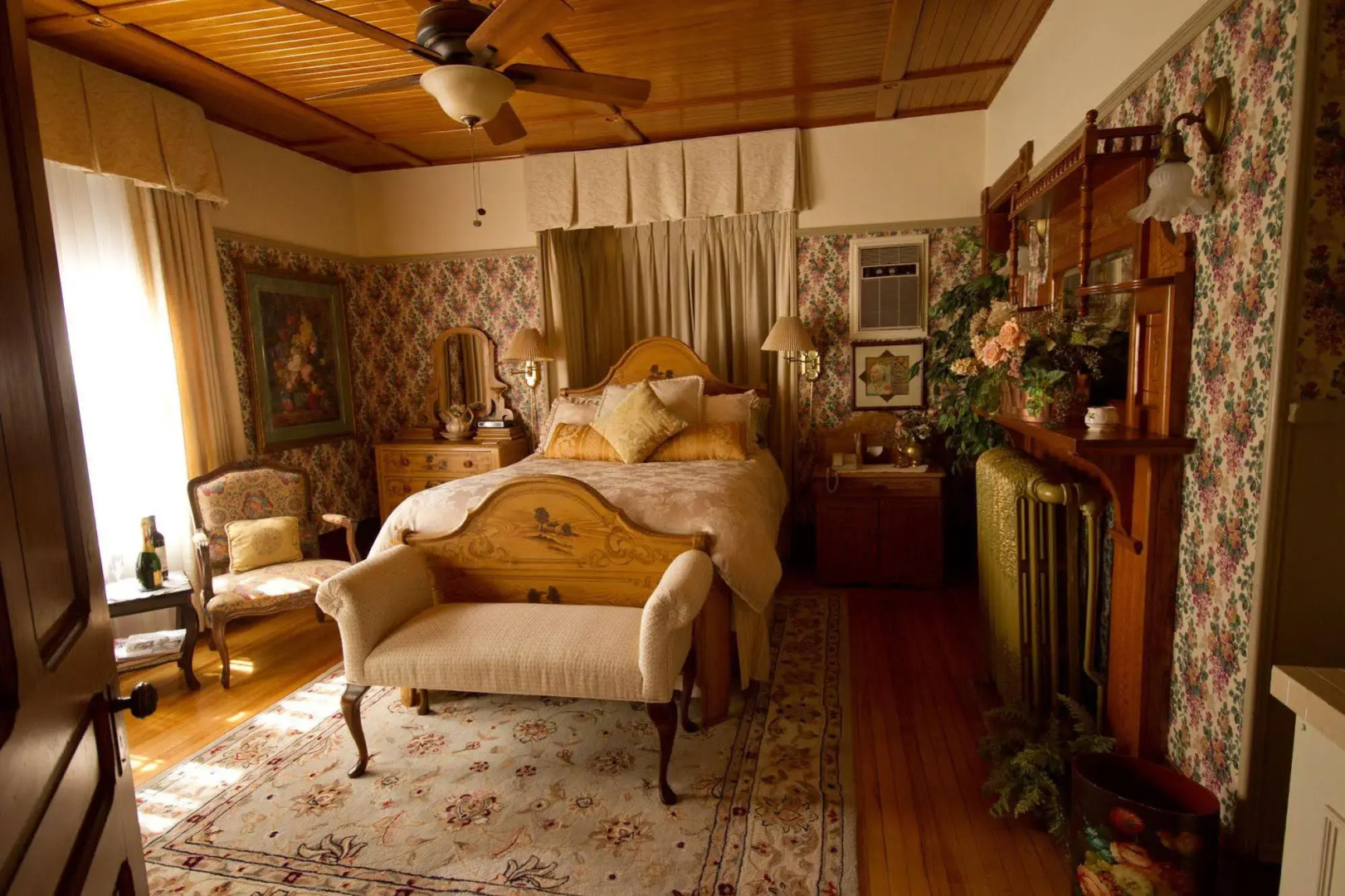 Victoria's Historic Inn