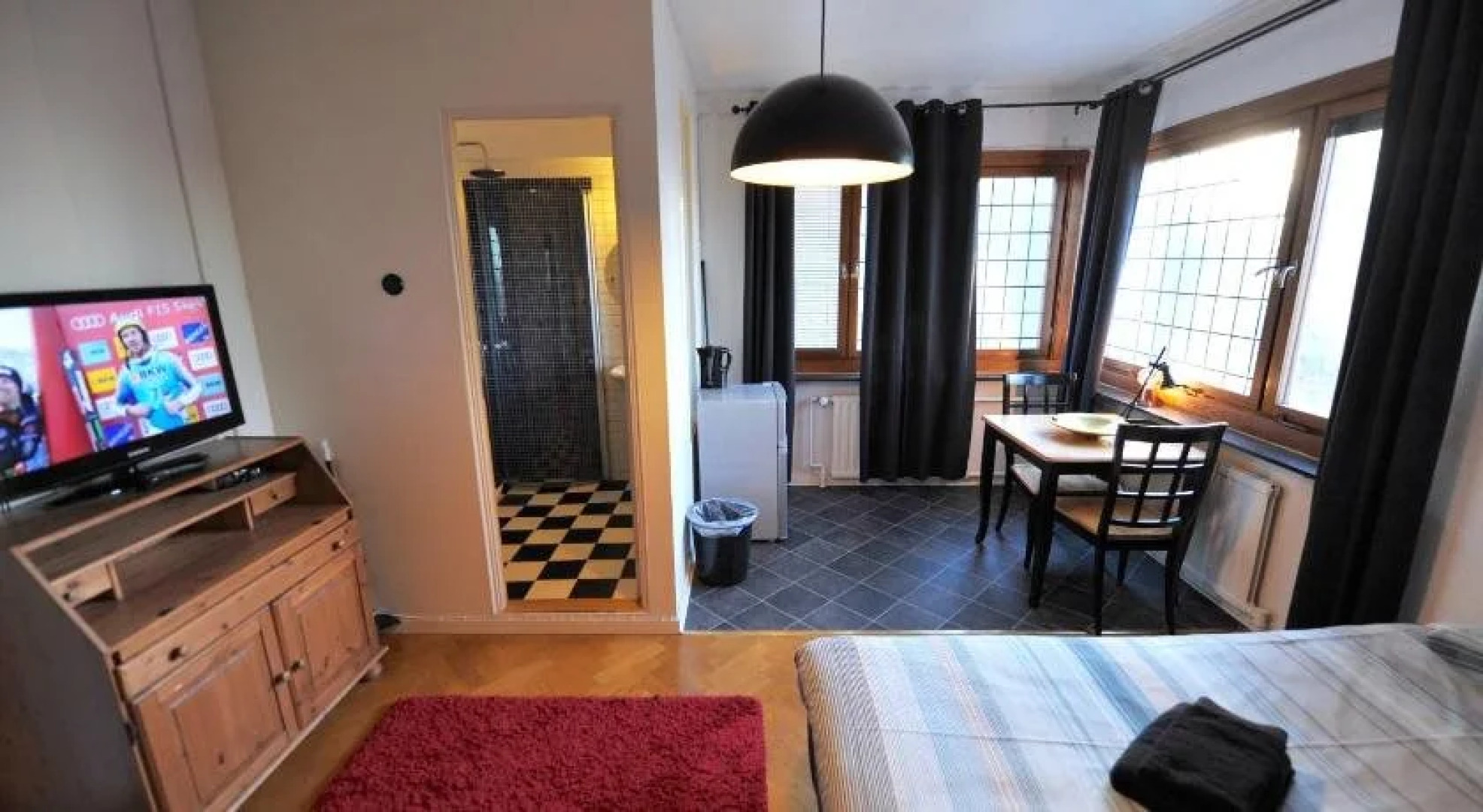 Gustav Bed & Kitchenette