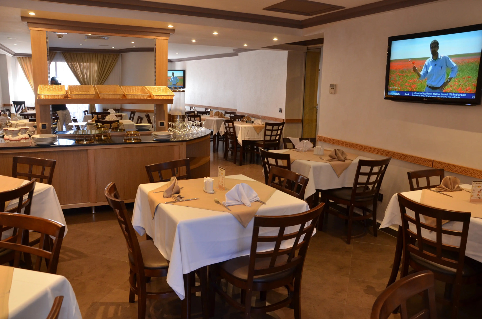 Almas Hotel